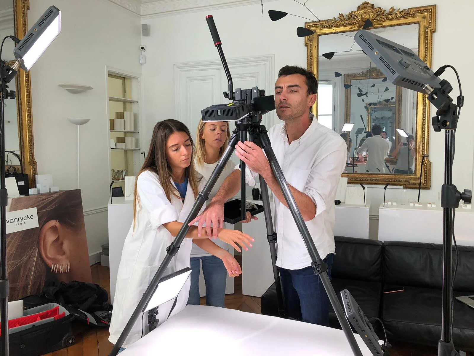 Tournage Fond Blanc Vanrycke - Olivier Moizan.jpg