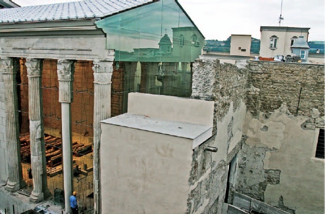 Augusto Pozzuoli temple