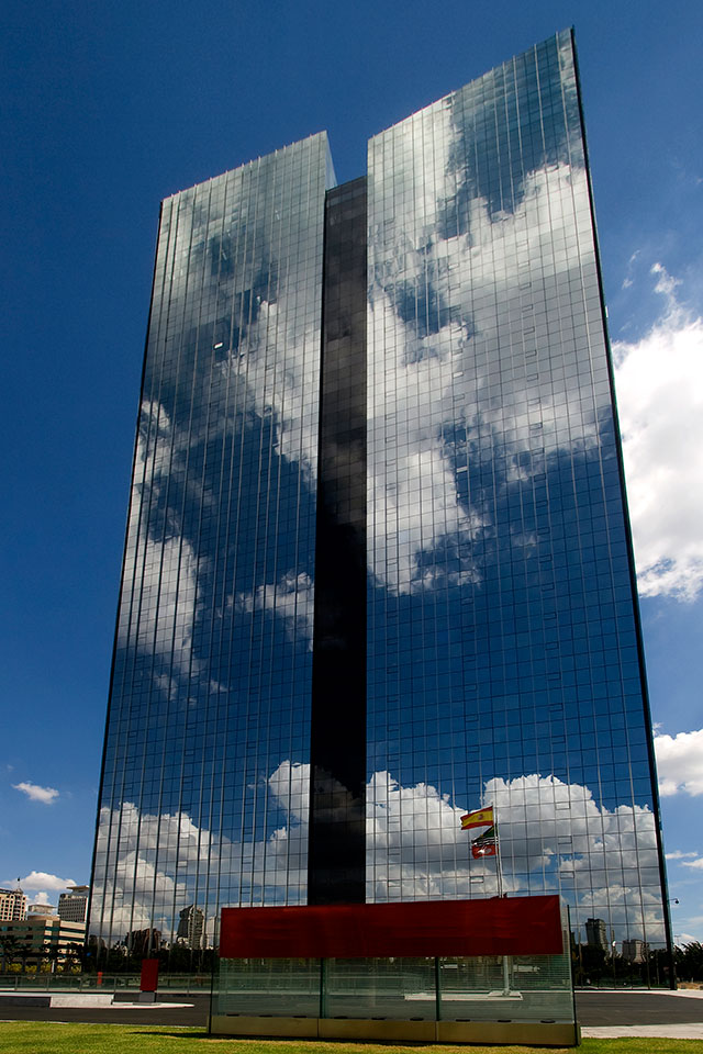 Wtorre-Plaza.jpg