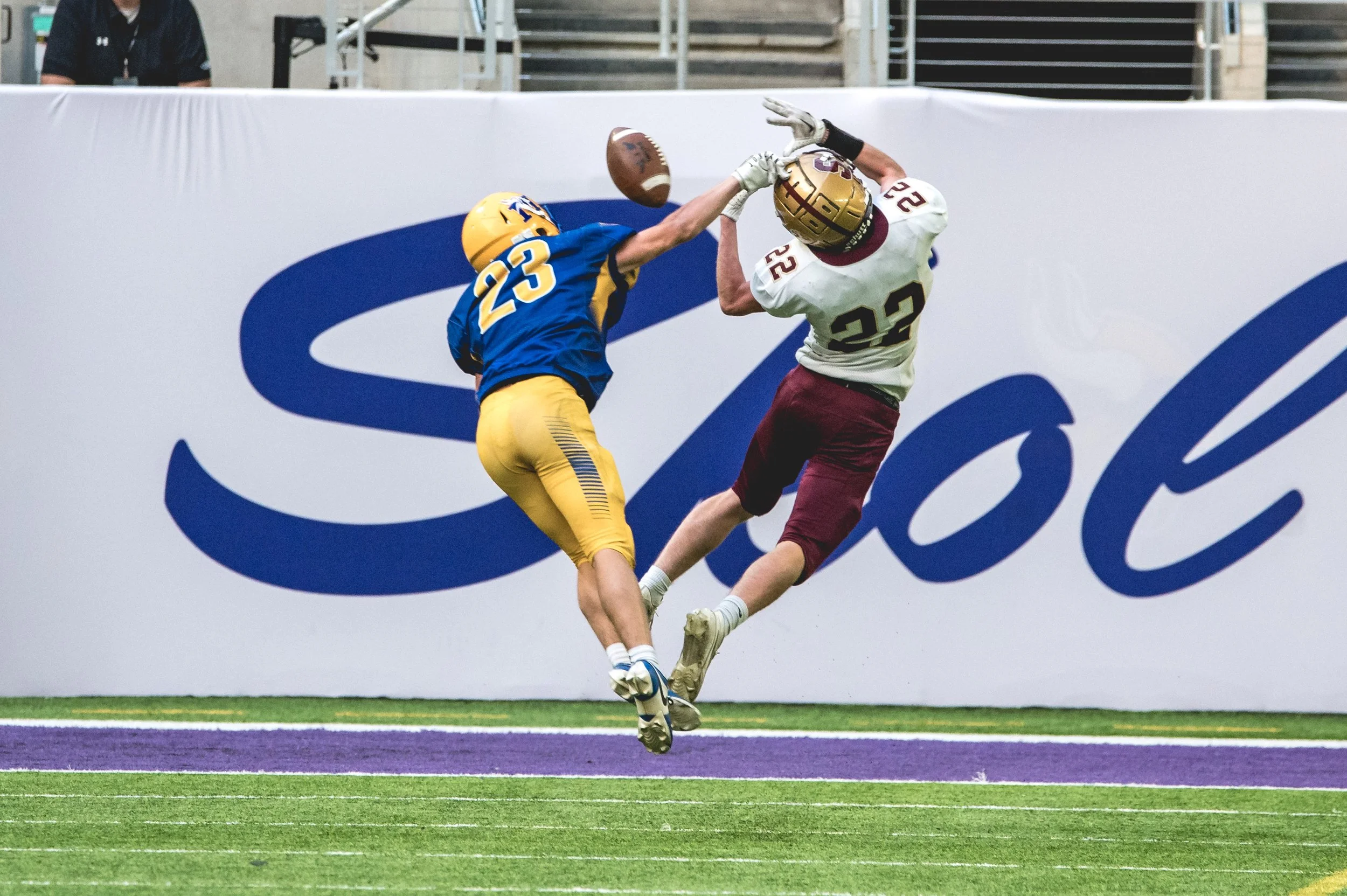 Destin Fier knocks a pass down.JPG