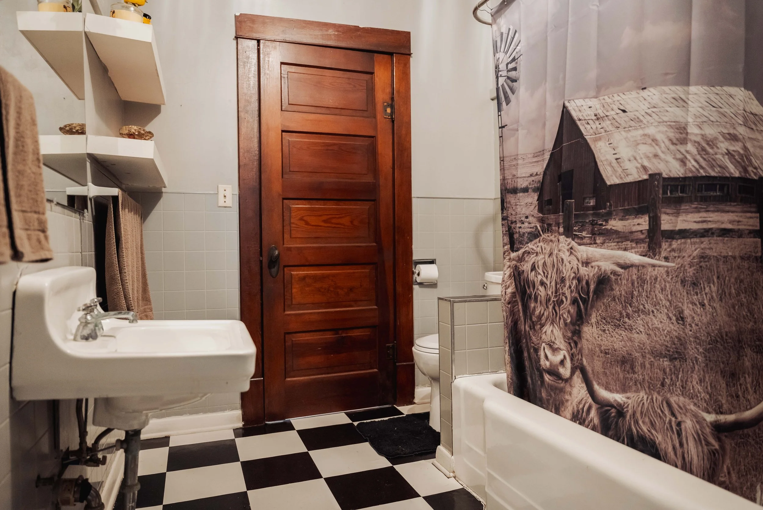 bathroom (1).jpg