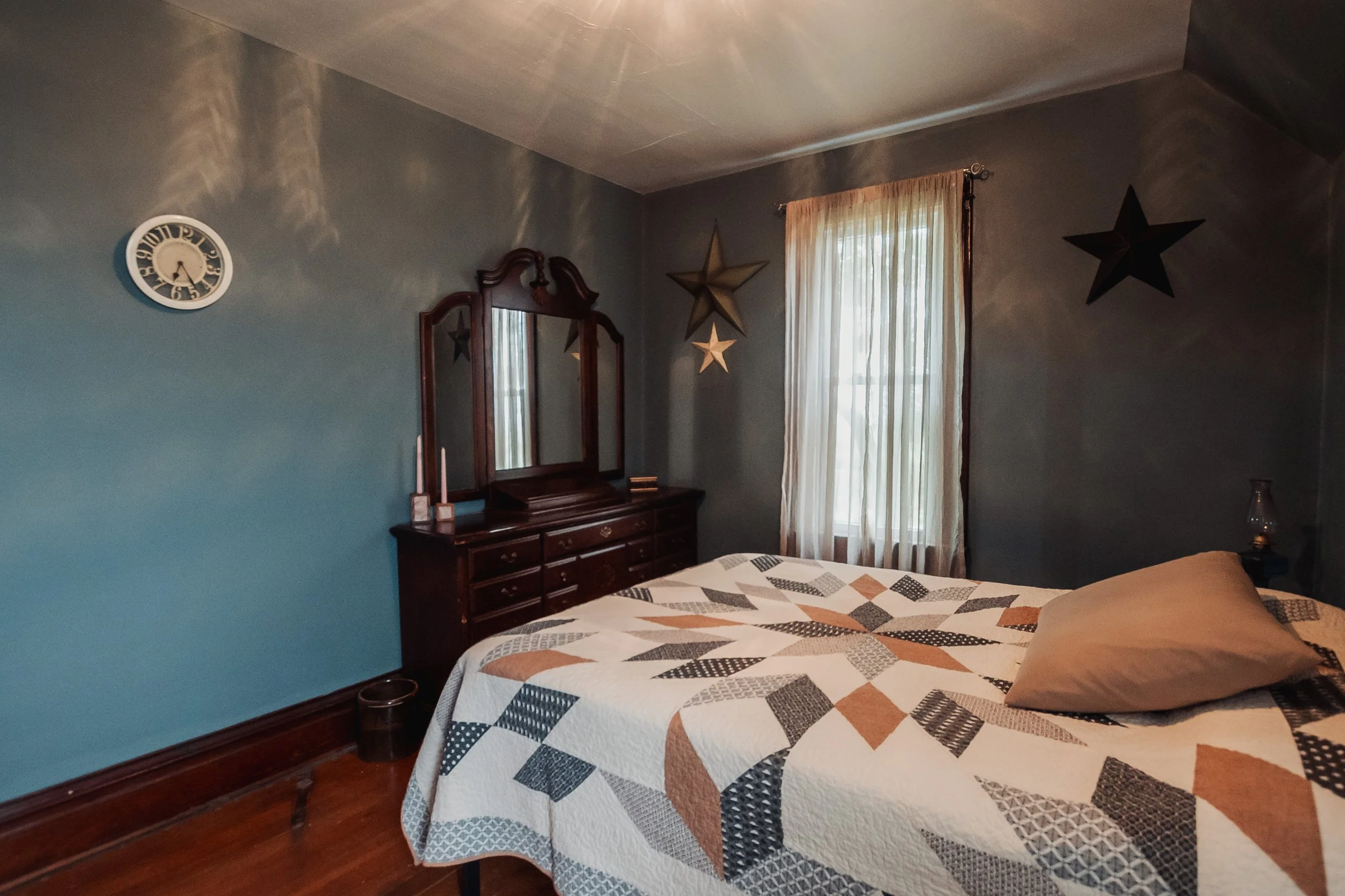 bedroom 2 (5).jpg