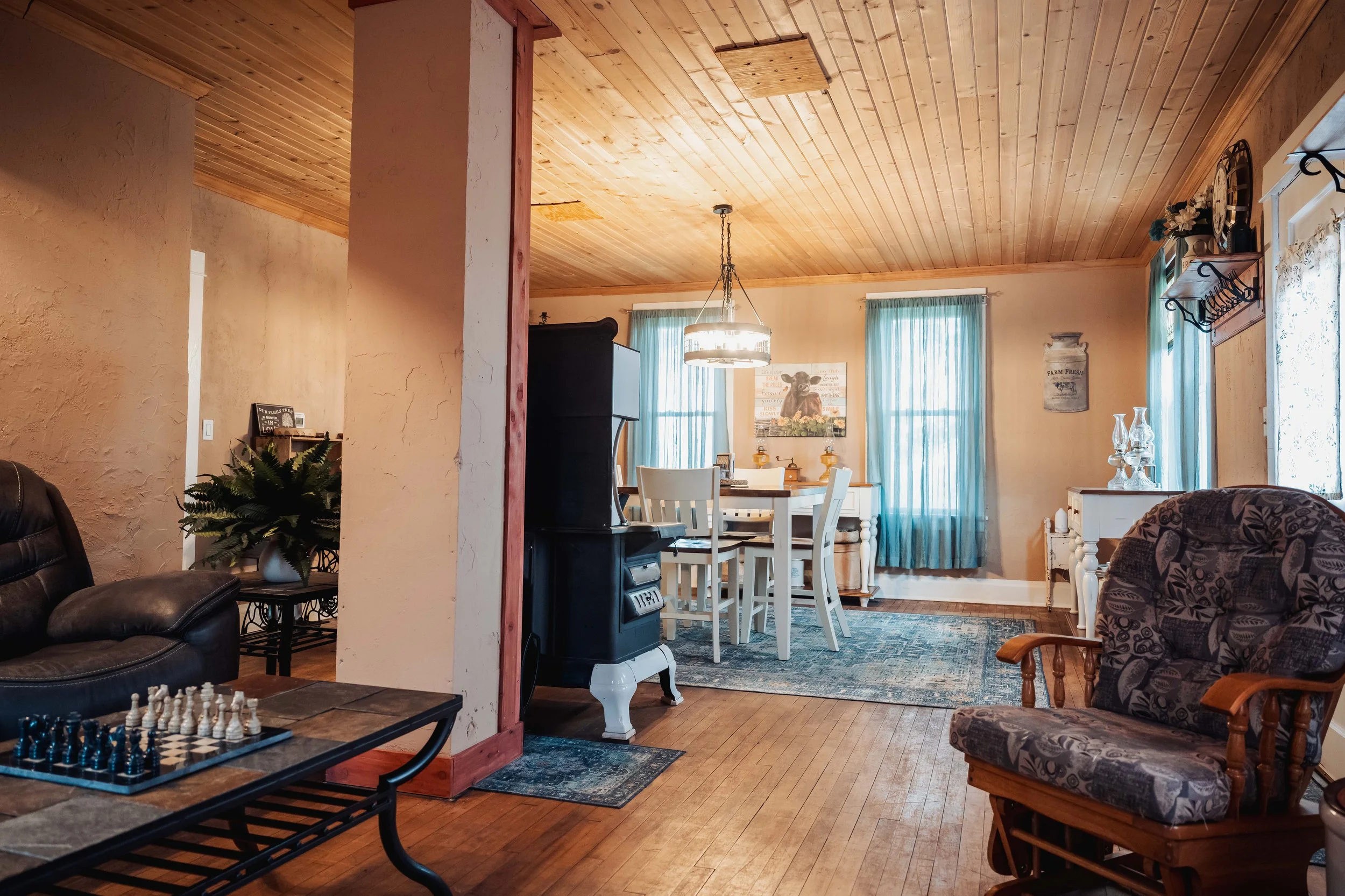 dining room (5).jpg