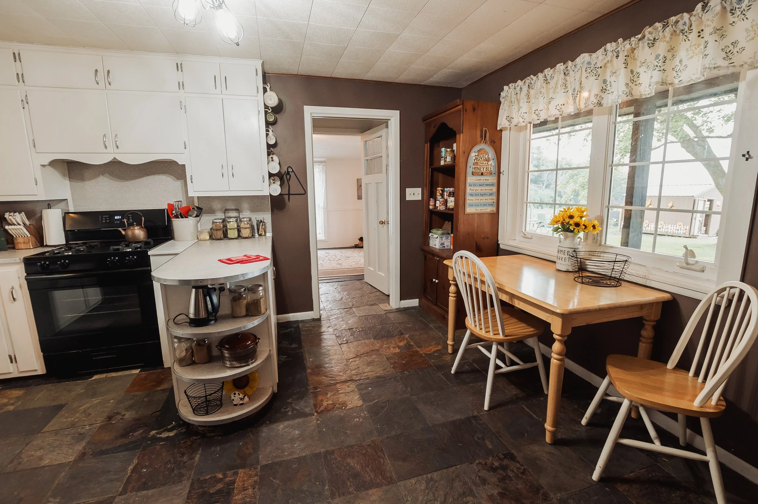 Kitchen (5).jpg