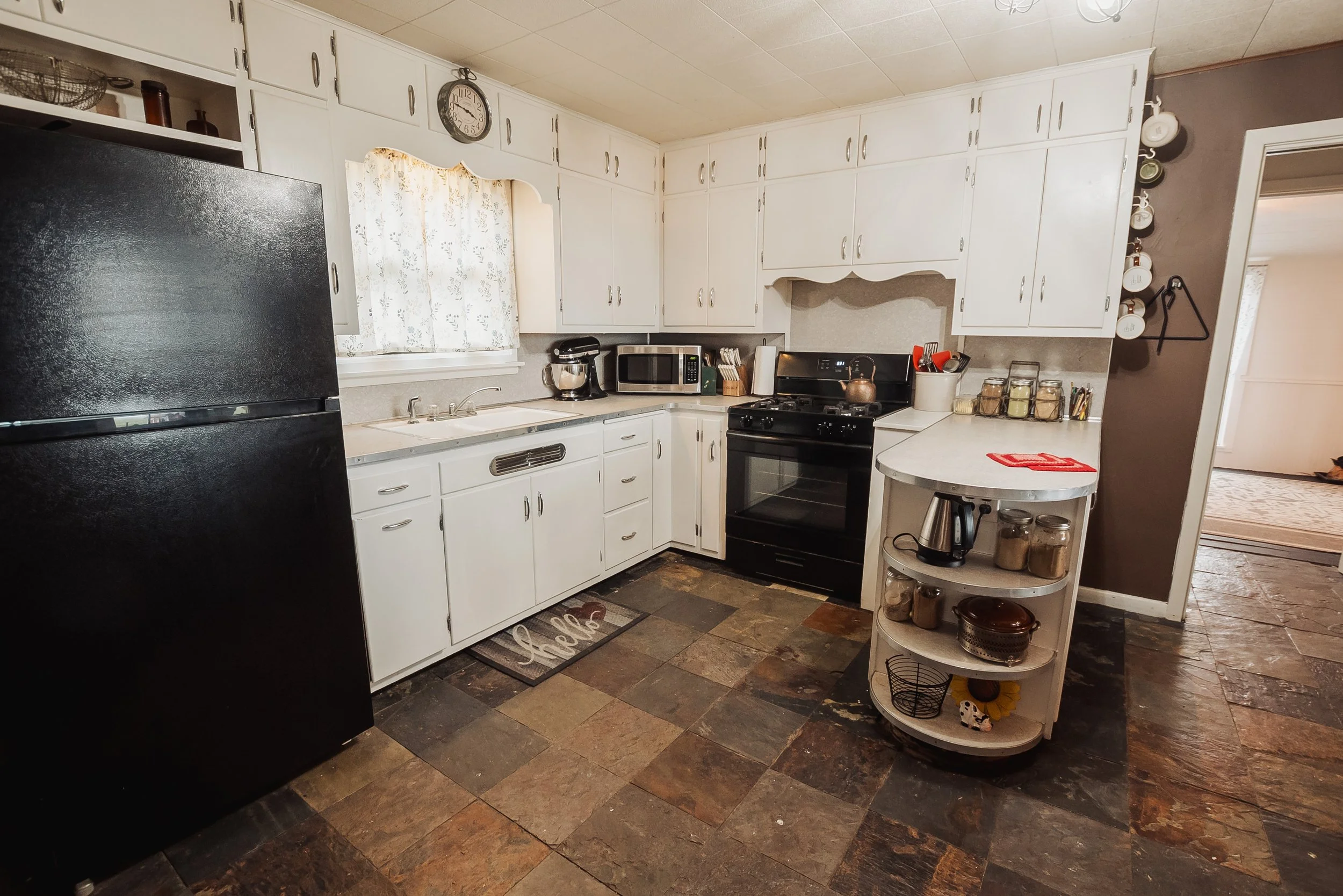 Kitchen (6).jpg