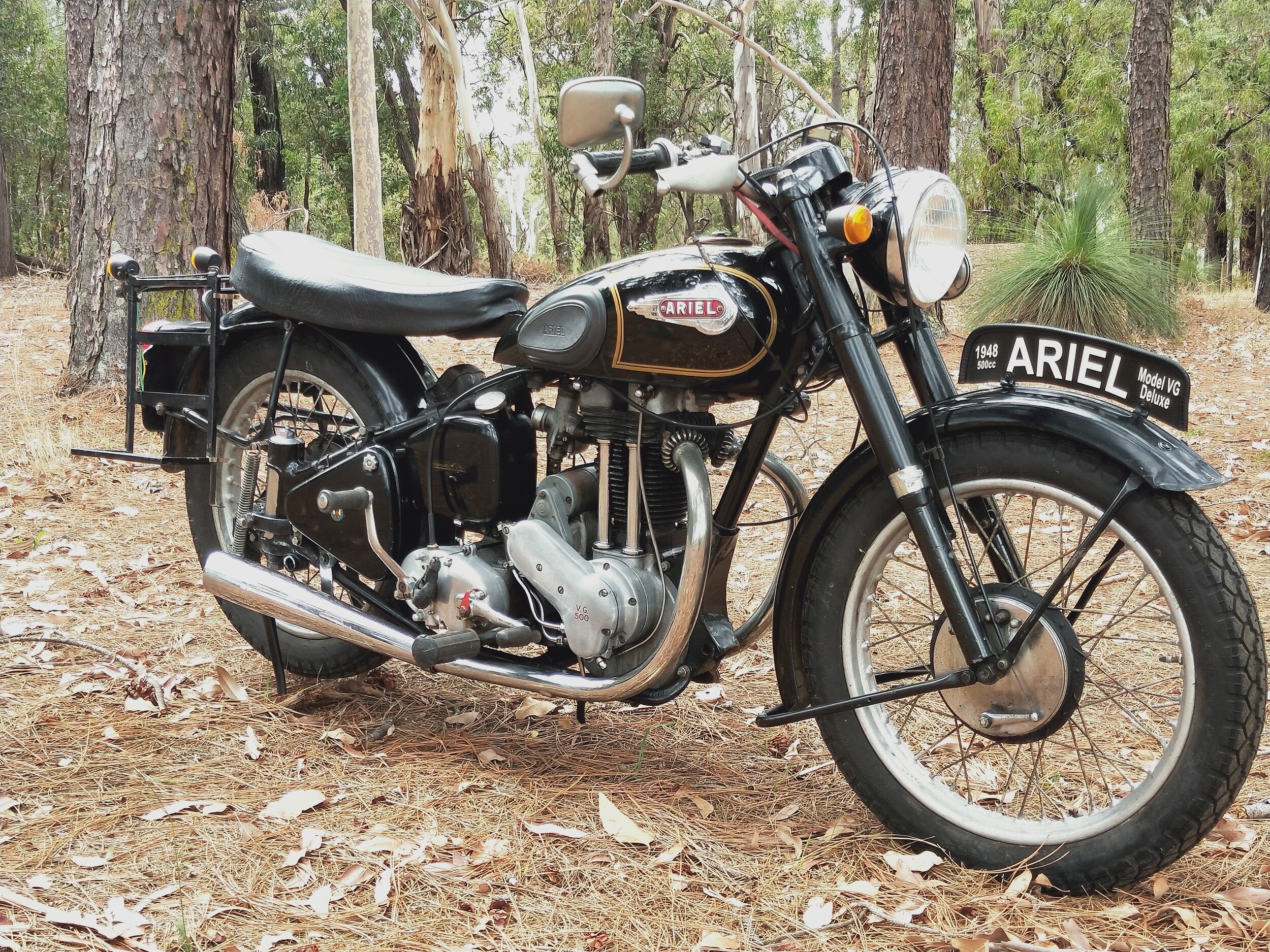 12 Ariel 1948 VG De Luxe 500cc OHV Twin Port single (1).jpg