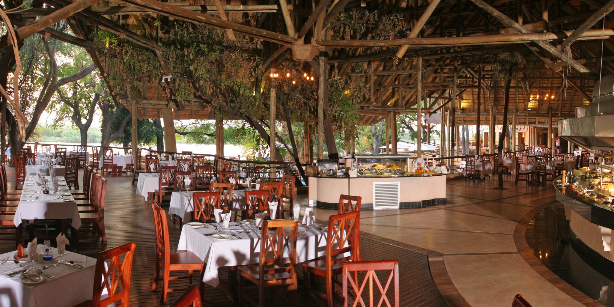 chobe-safari-lodge-dining-botswana-yellow-zebra-safaris.jpg
