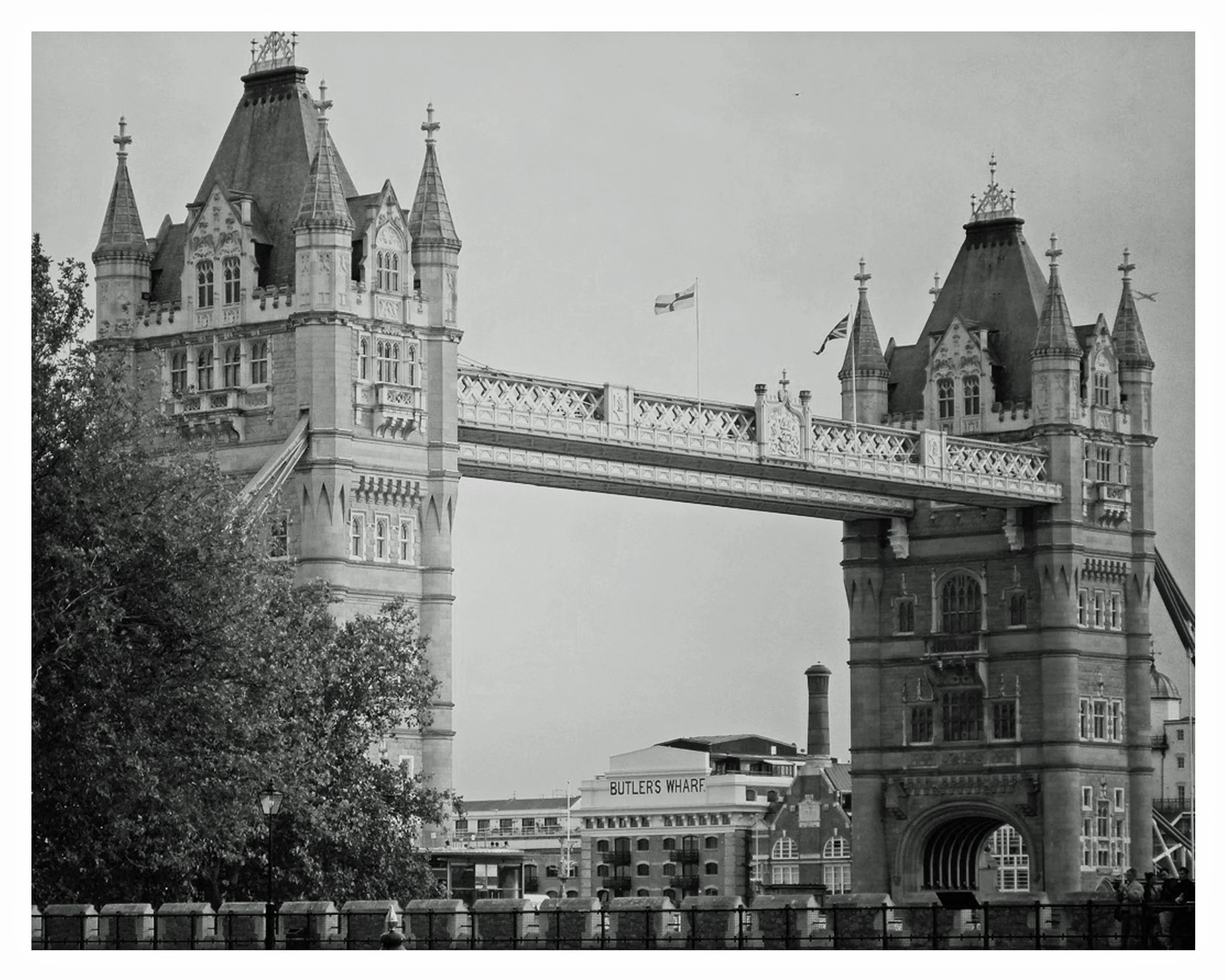 8 x 10 London bridge blk & wh with words_edited-1.jpg