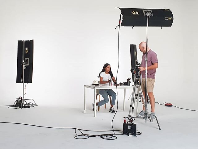 Up your product review and turorial game with a clean white infinity cove. 
#8thsyreetstudios #rentalstudiosdubai .
.
#bts8thstreet #infinitycove #white #clean #cyclorama #crisp #tutorial #review #contentcreation #videography #videoshoot #videoconten