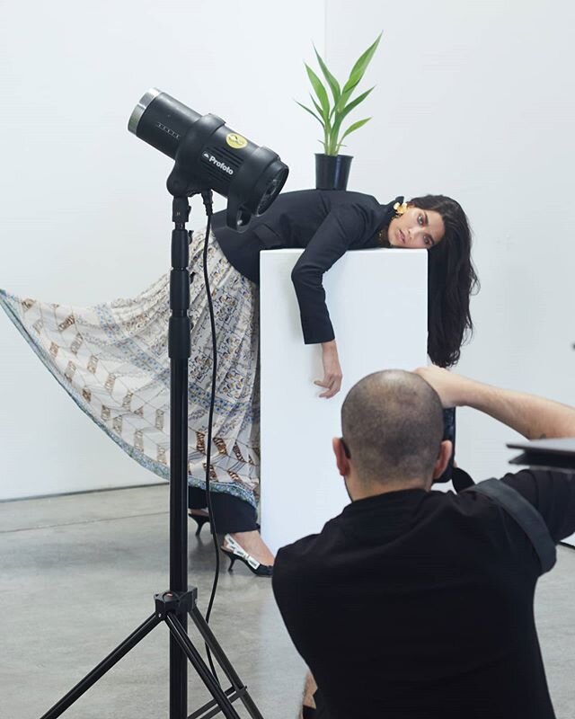 Plants can also be accessories too .
.
#8thsreetstudios #rentalstudio #photopgraphystudios #photopgraphystudiodubai #instudioshoot #studioB #equipment #profoto #manfrotto #lightstand #props #woodenblocks #moveablewall #white #plants #bts #behindthesc