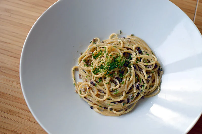 Tryffelpasta med vitlök och champinjoner