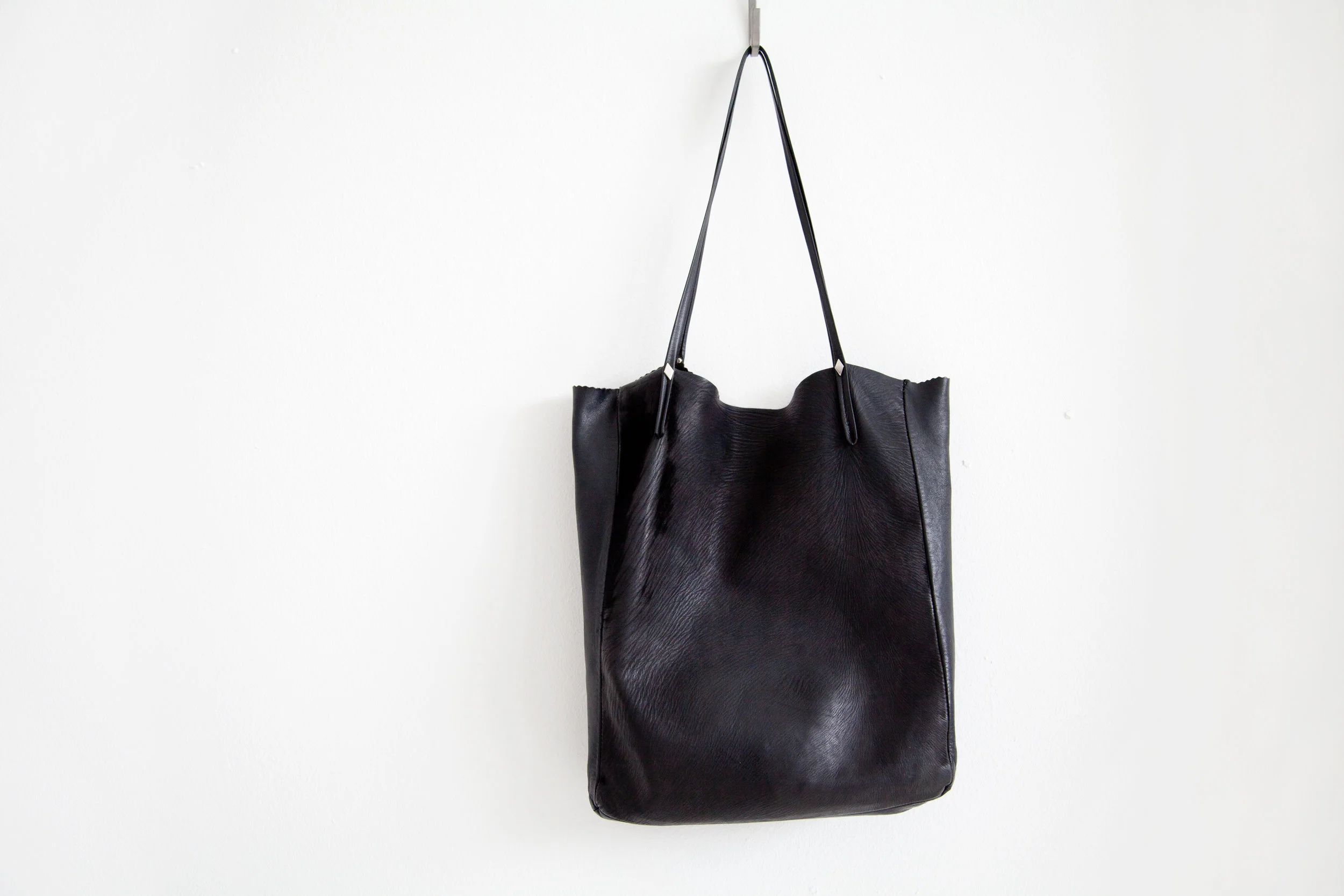totebag_leather_black.jpg