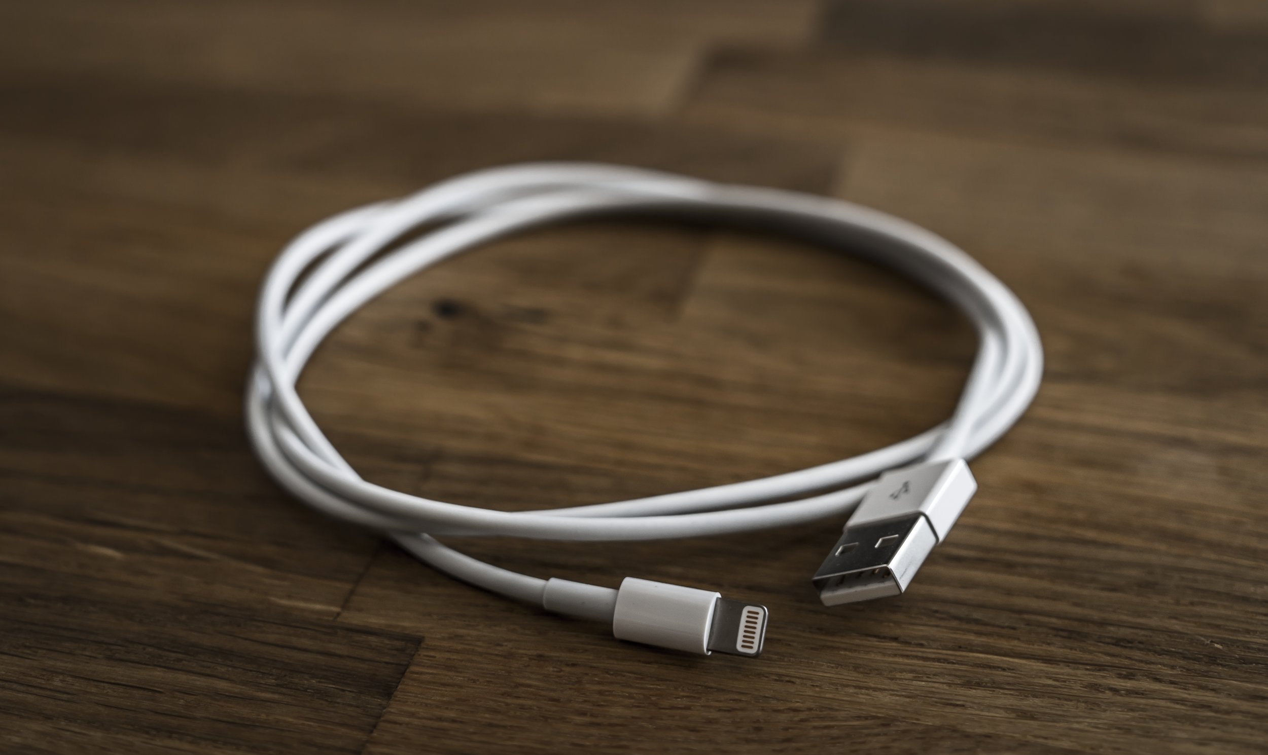 How to wrap cables for traveling