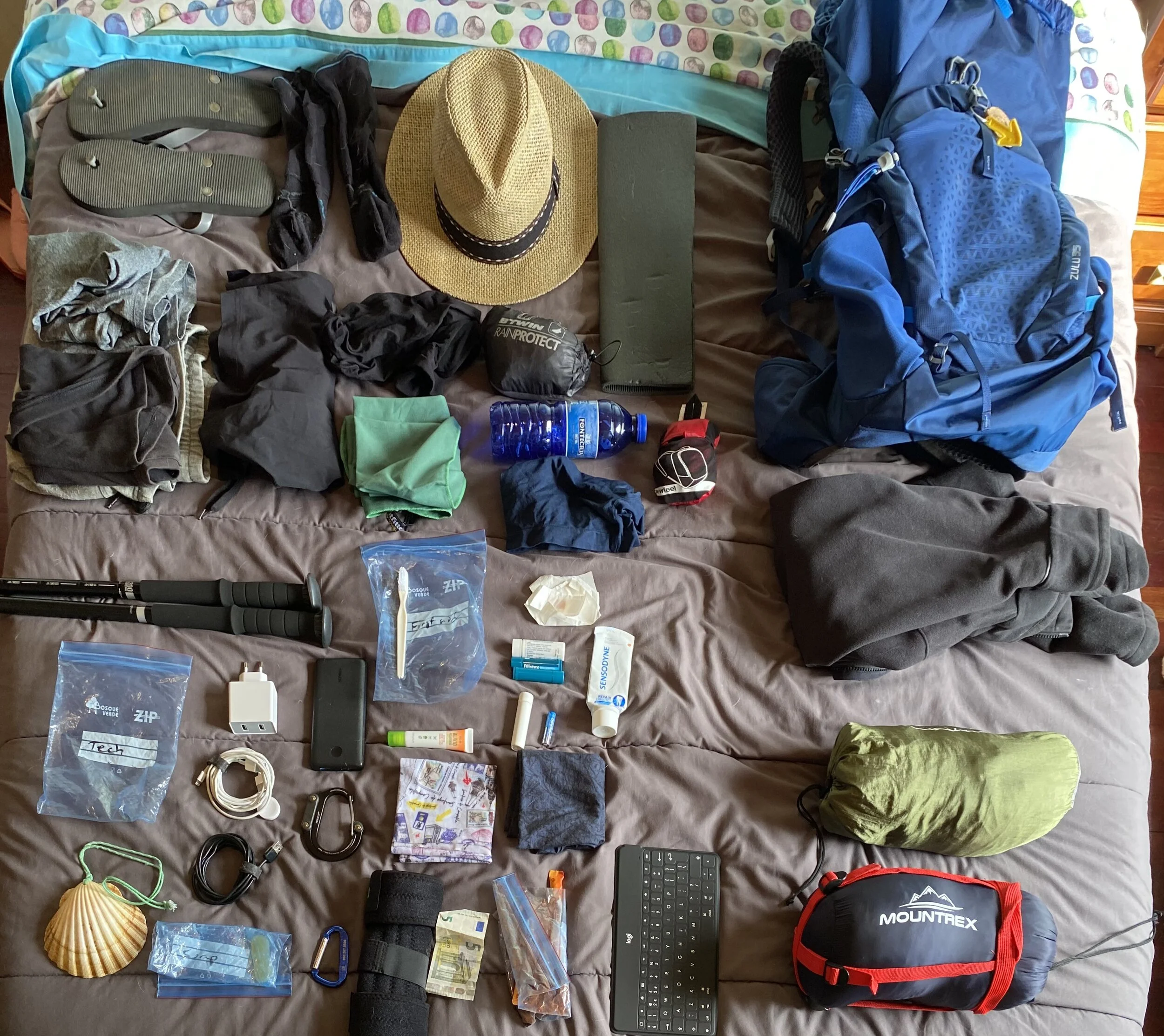 My 6-day Summer Camino Packing List with Stealth Camping
