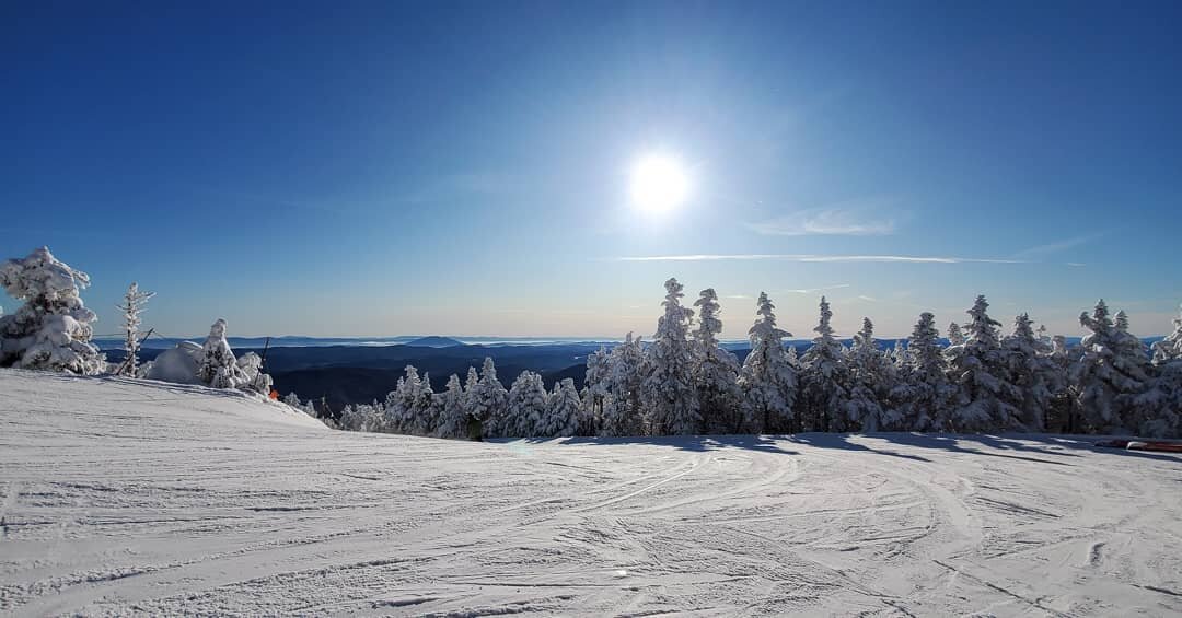 Dropping in
.
.
.
.
.
#killington #killingtonvt #vermont #skiing #snowboarding #outdoors #sunrise #morning #winter #wintersports