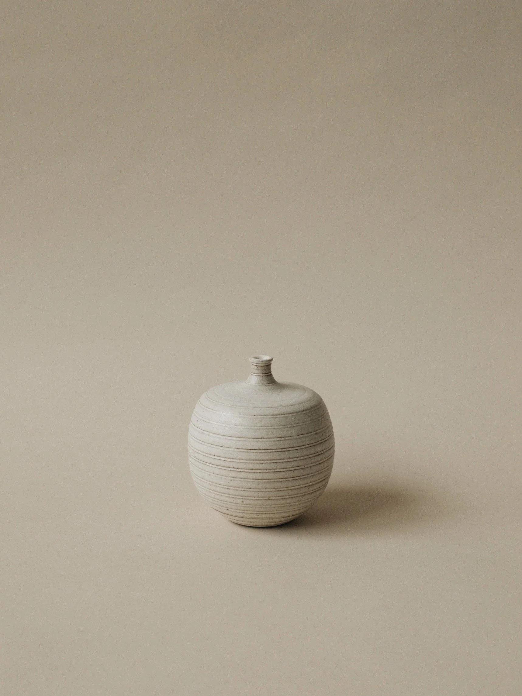 Mini Bud Vase — Lined White