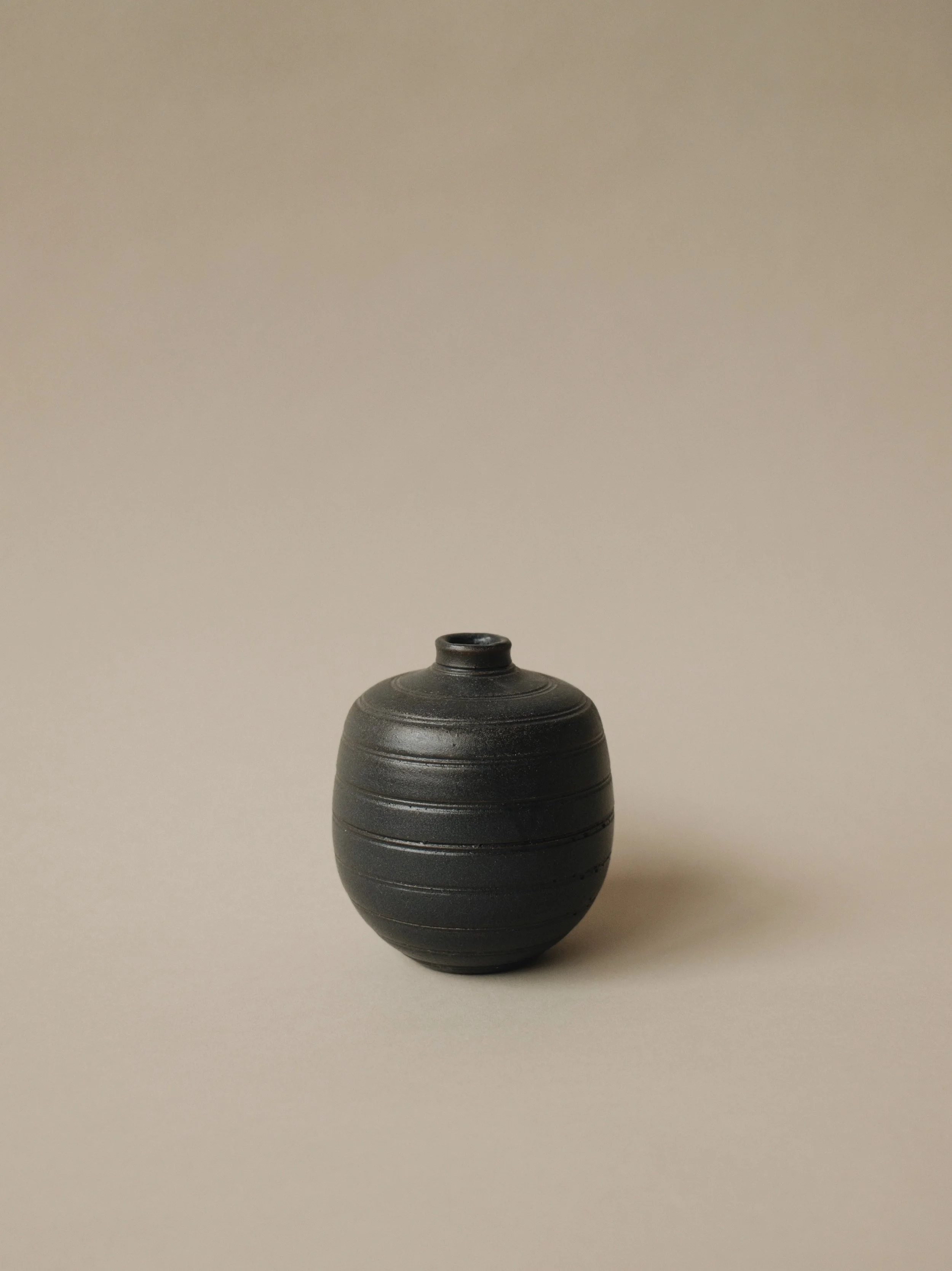 Mini Bud Vase — Double-Lined Black