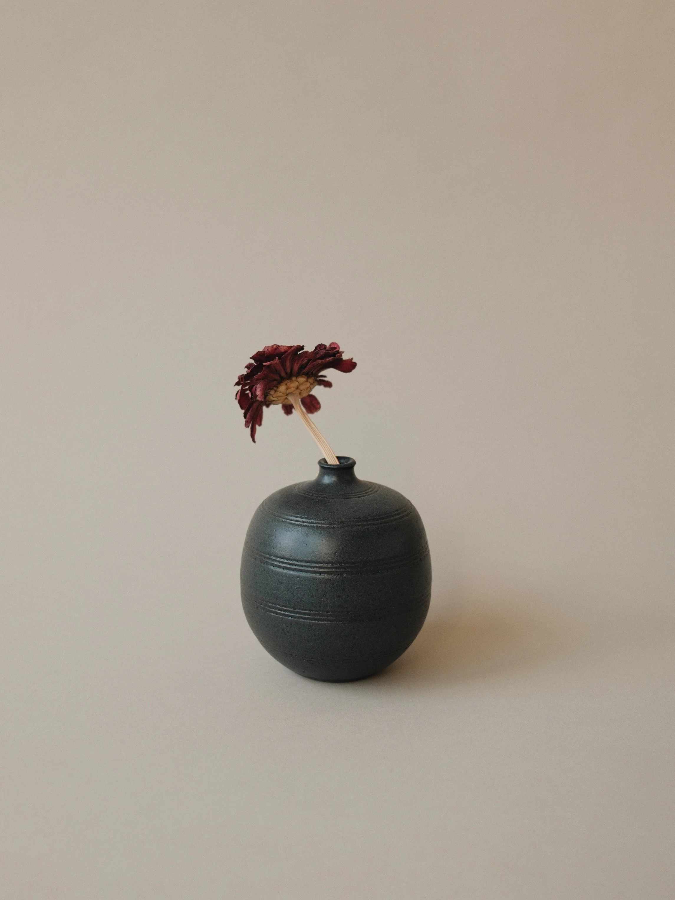 Mini Bud Vase — Triple-Lined Black