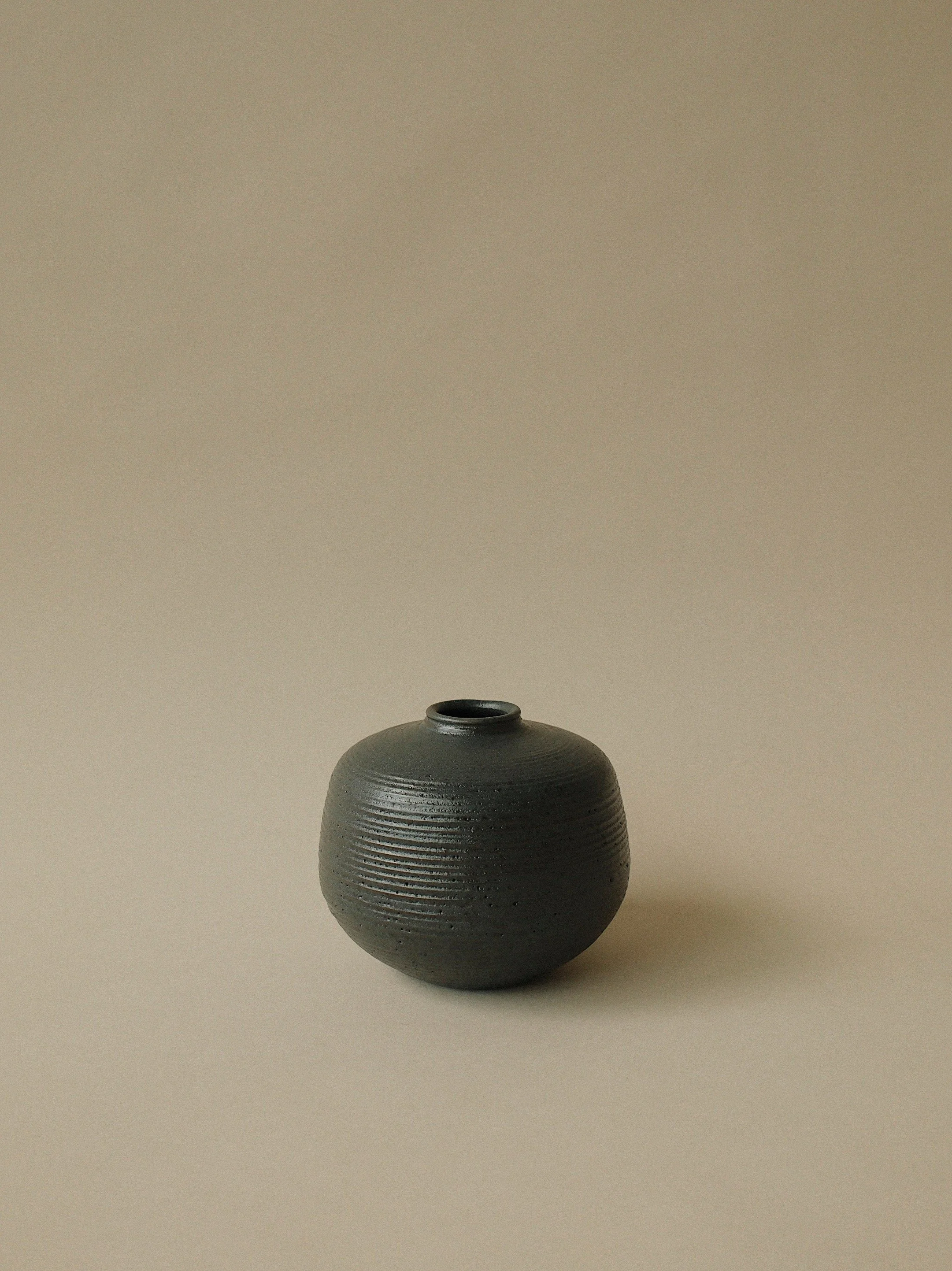 Mini Bud Vase — Lined Black