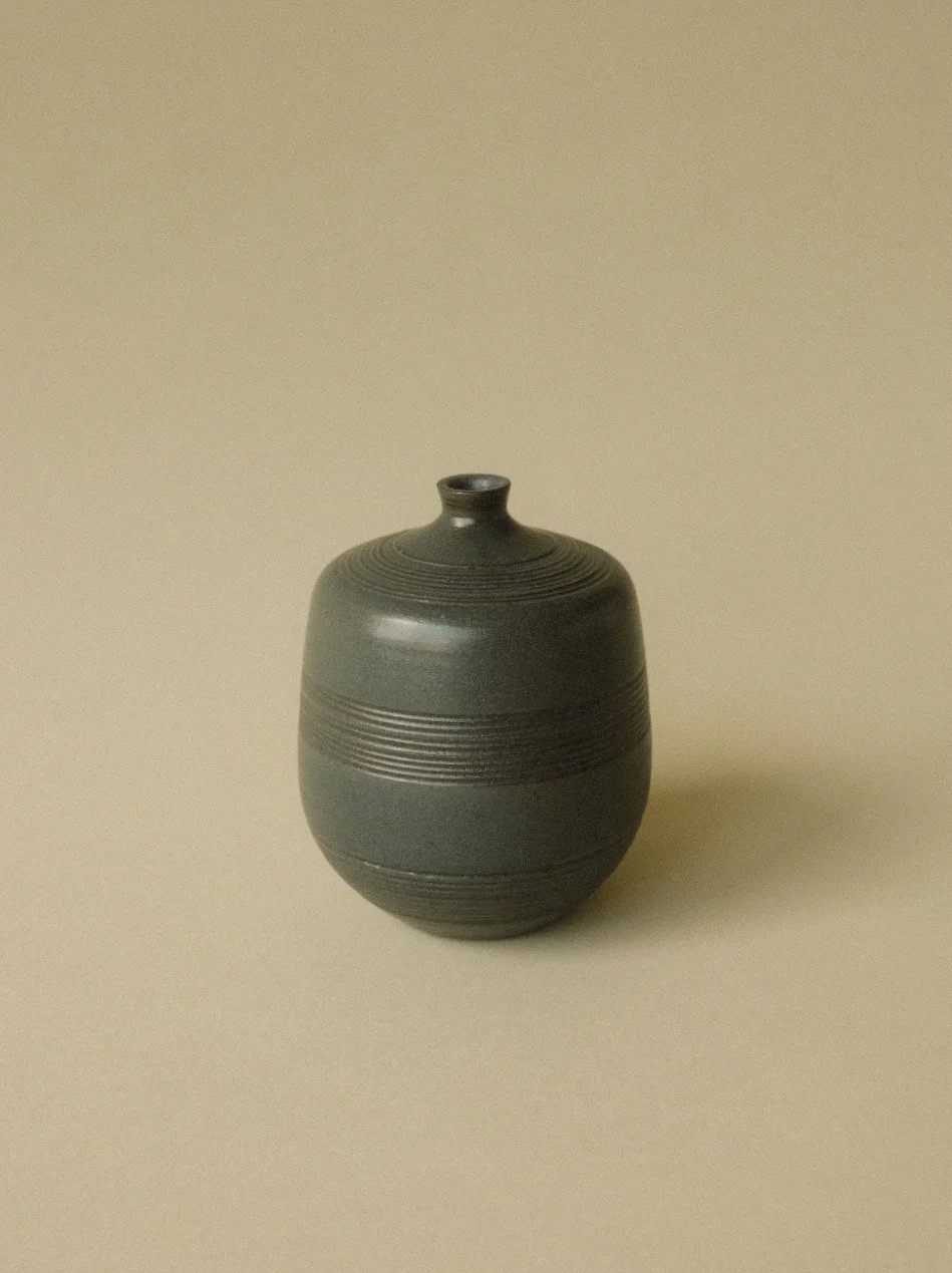 Small Vase  — Black