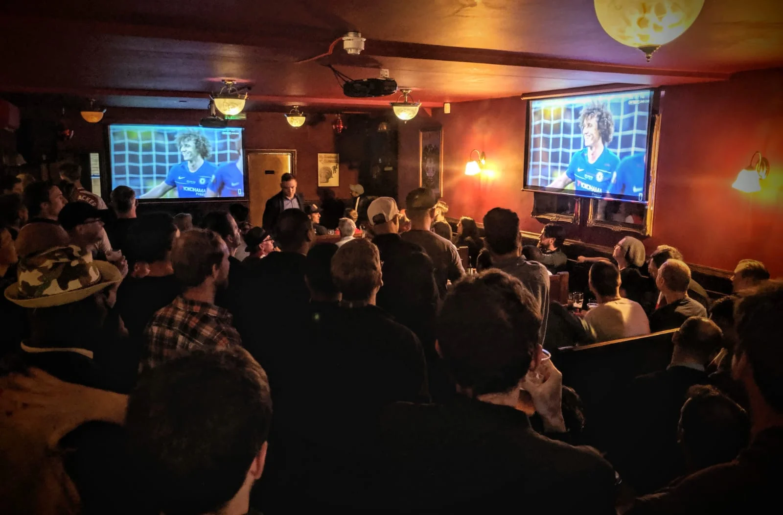 Football | sports pub | sports bar 