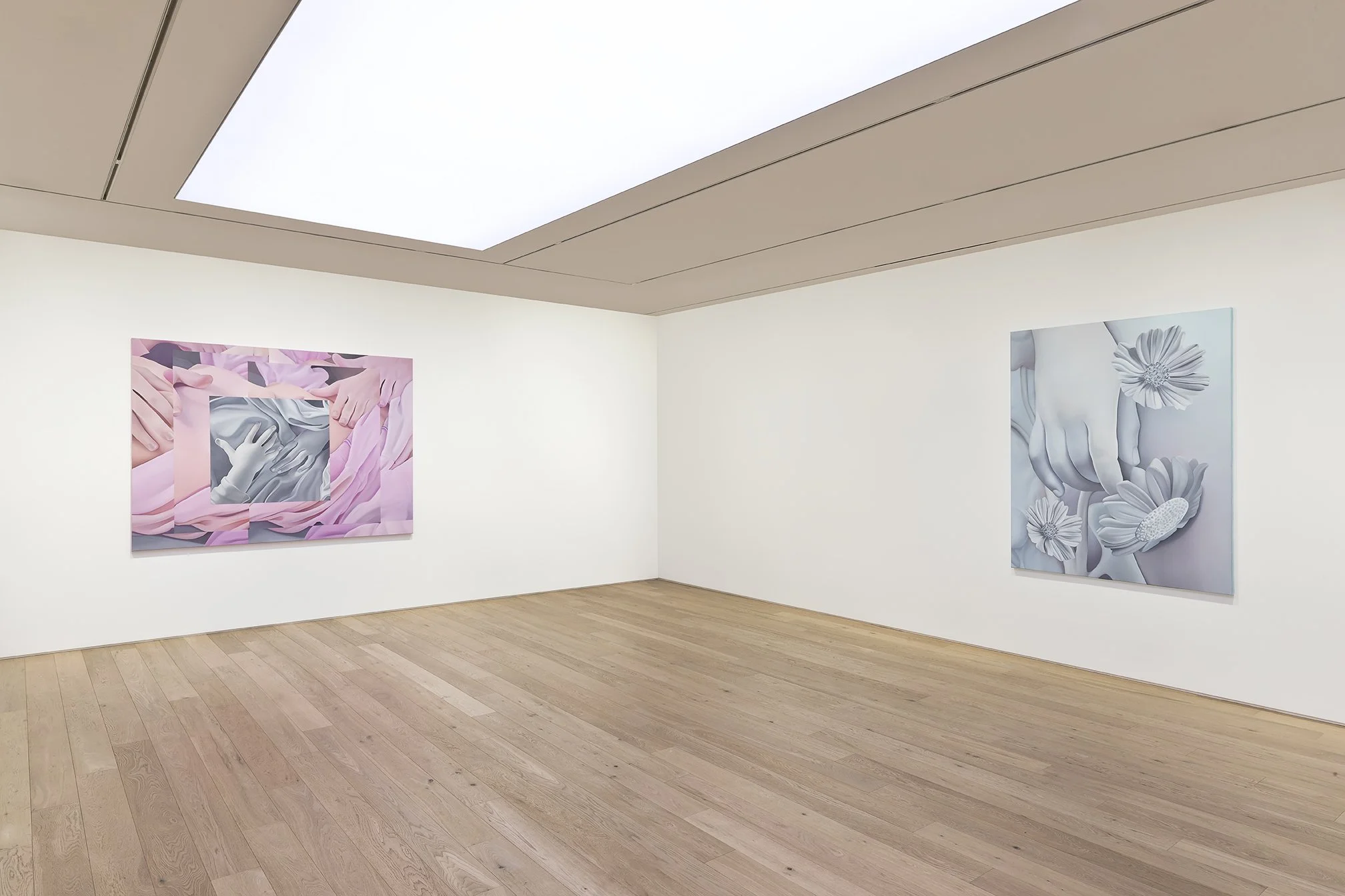  < Bond IV, 2026, oil on canvas, 150 x 200 cm (59,1 x 78,7 in)  > After Daphne I, 2026, oil and acrylic on canvas, 160 x 130 cm (63 x 51,2 in)    Photo: Hwang Jung Wook 