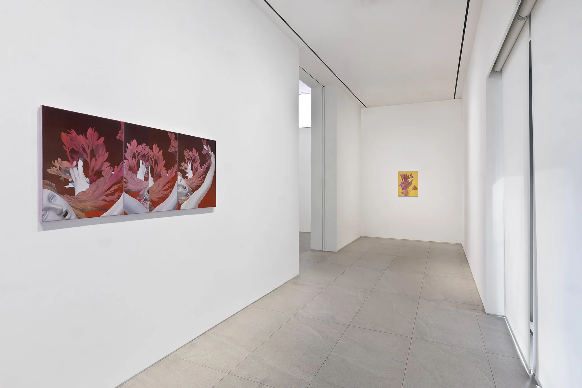  < Daphne's Hand I, 2026, oil on canvas, Triptychon, (3x) 50 x 65 cm (19,7 x 25,6 in)  > After Daphne II, 2026, oil on canvas, 50 x 65 cm (19,7 x 25,6 in)    Photo: Hwang Jung Wook 