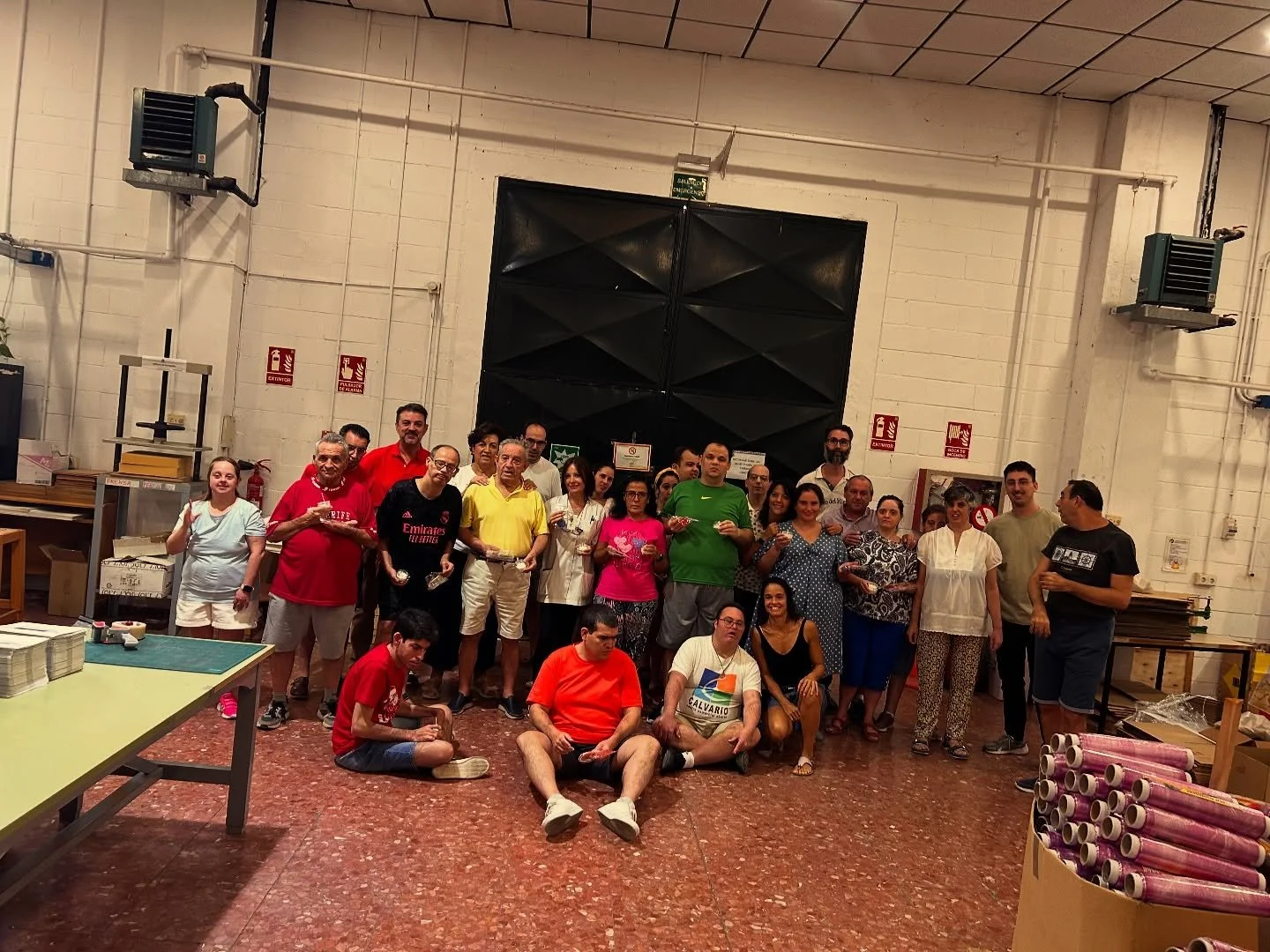 Os dejamos con este carrusel de fotos y vídeos con nuestro taller de velas jabones y ambientadores que hicimos con nuestros amigos de Promi. 
Lo pasamos genial 🥰❤️✨✨✨✨