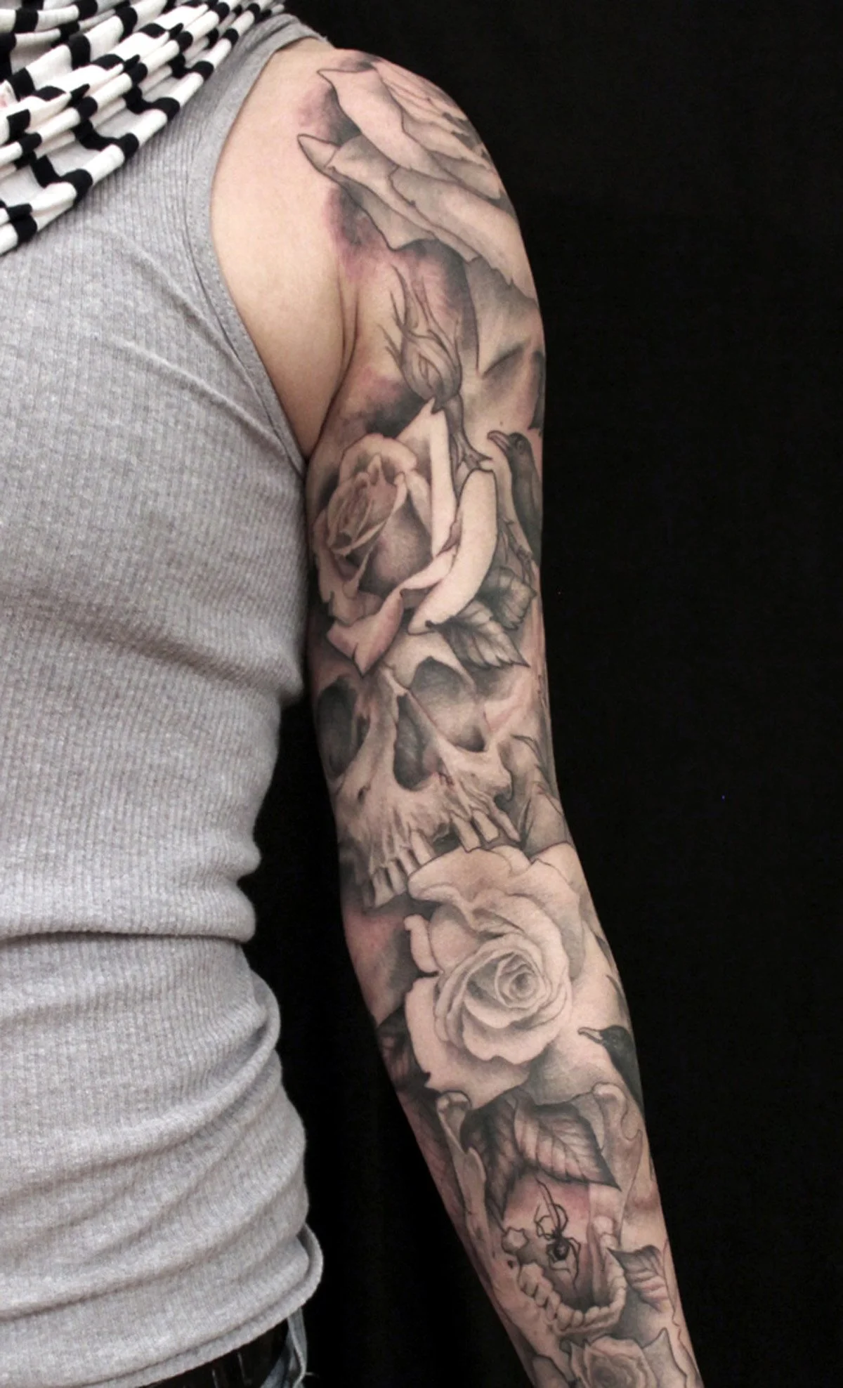 barber-sarah-sleeve-rose-skull.jpg