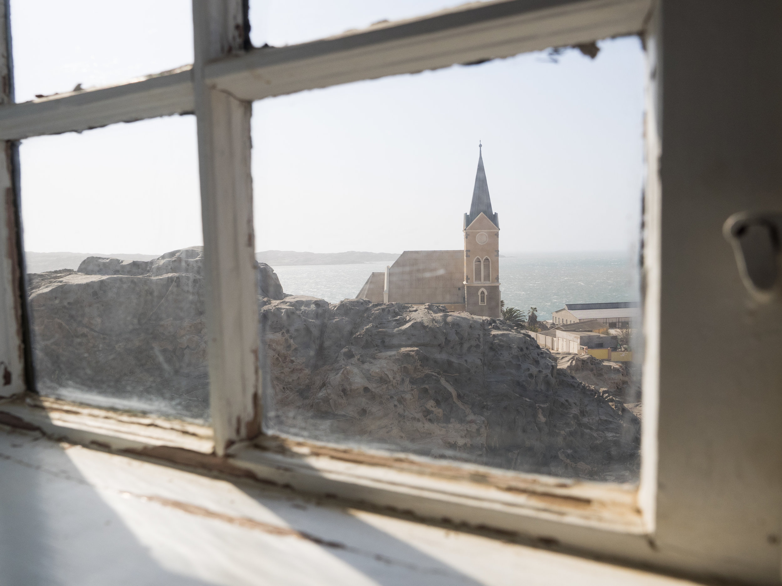 Upstairs you have a beautiful view of Felsenkirche and the ocean.