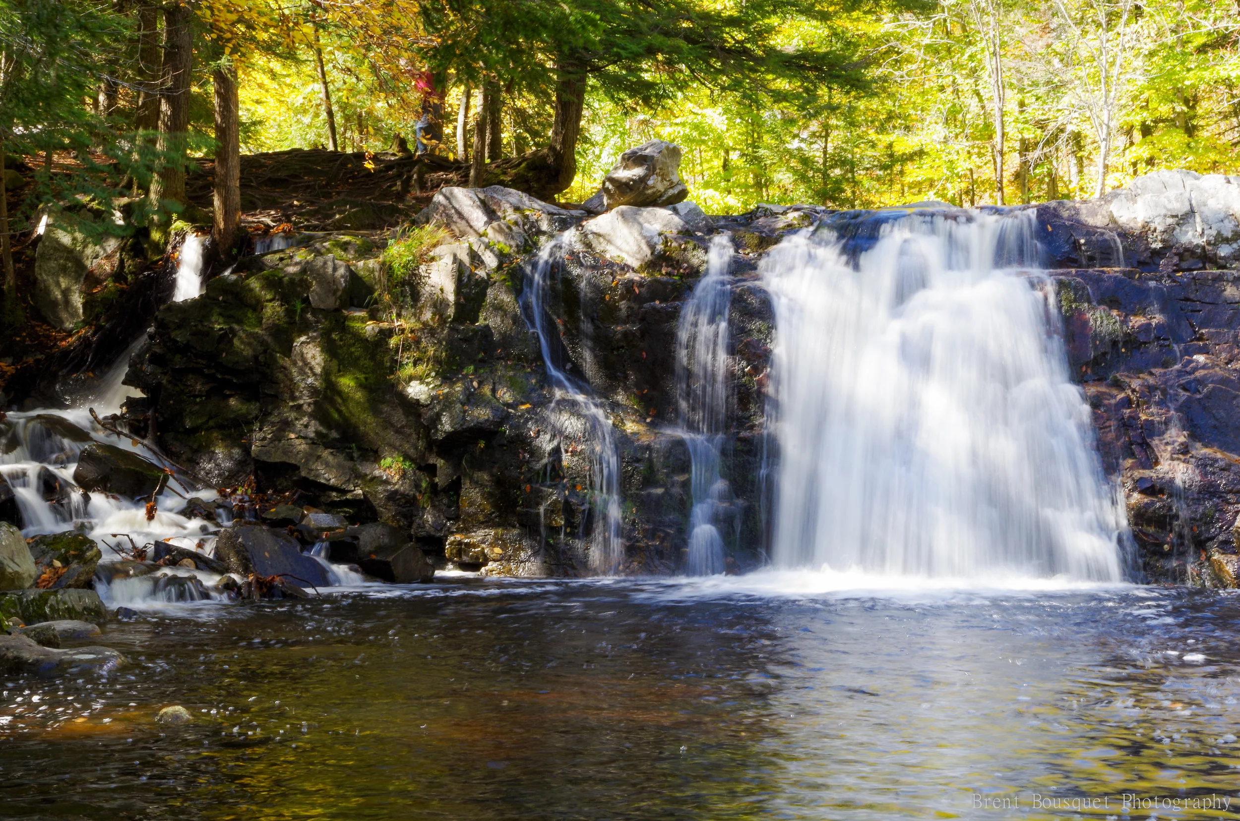 autumn_waterfall_by_jinxx426-d81rp3k.jpg