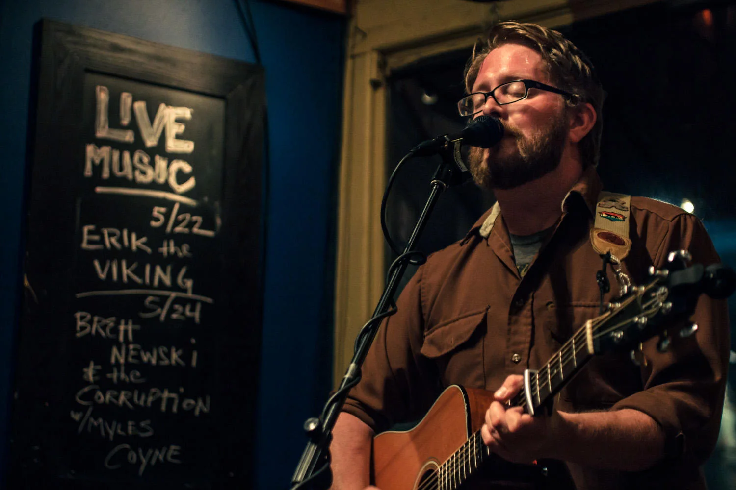 erik-the-viking-art-bar-may-2013-1.jpg