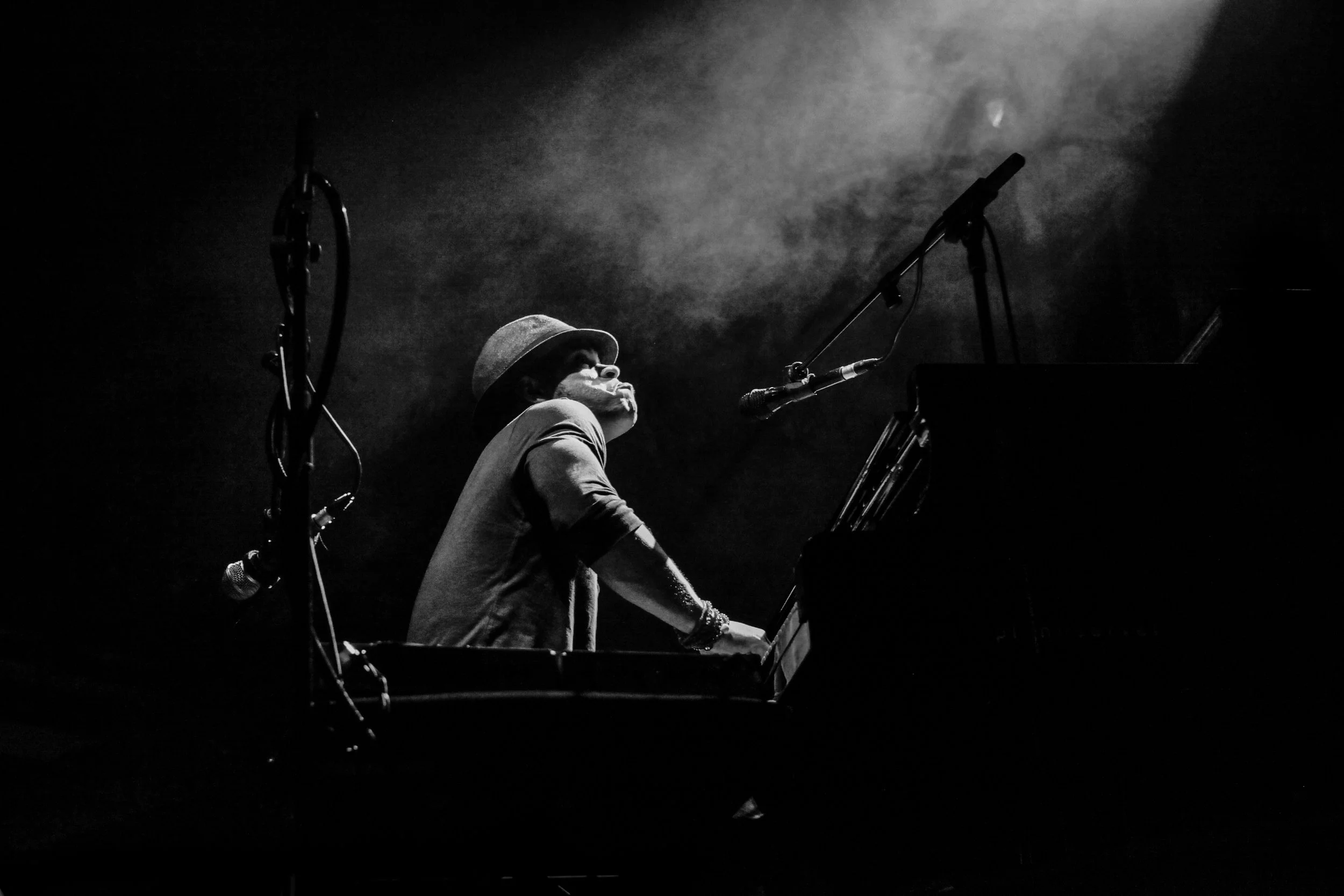 Roberto Fonseca by Jorge Güiro 4-2.jpg