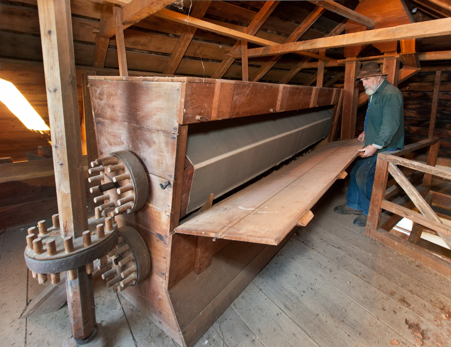 Glenn Wilson Shows the Bolt Sifter