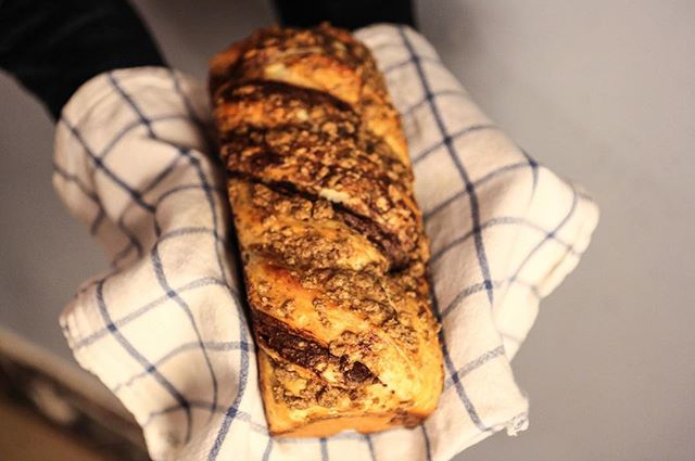 Today was spent by unsuccessfully navigating bureaucracy by day and successfully navigating babka by night. Thanks @sallysbakeblog for the recipe!