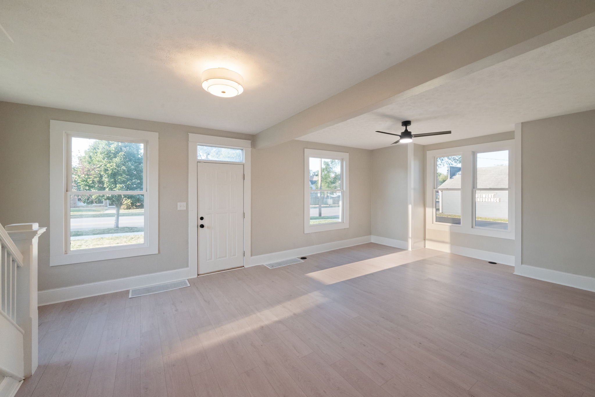 9-web-or-mls-2049-kossuth-st.jpg