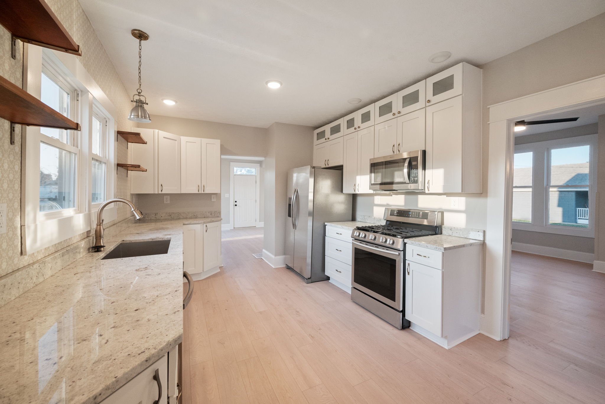 11-web-or-mls-2049-kossuth-st.jpg