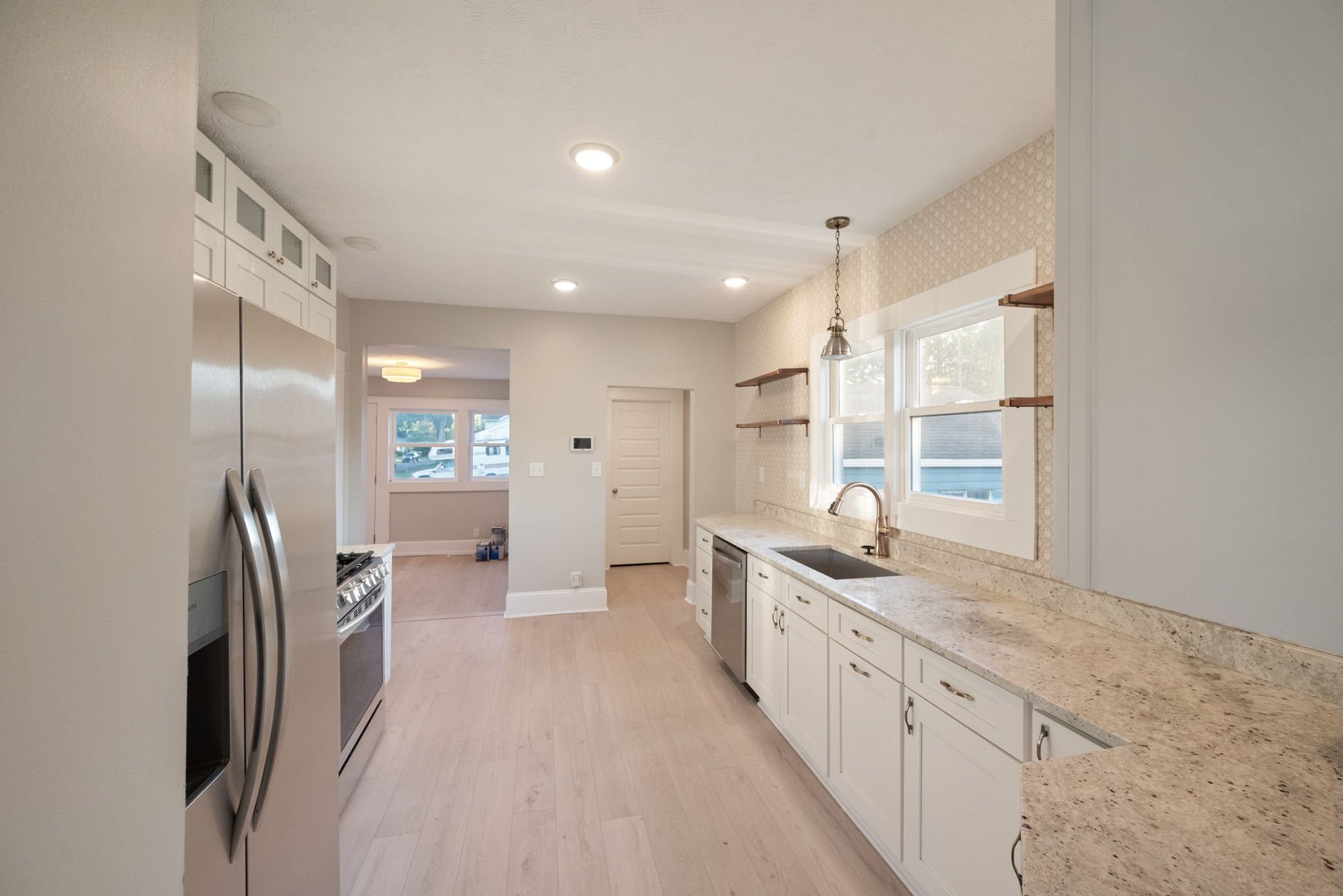 12-web-or-mls-2049-kossuth-st.jpg
