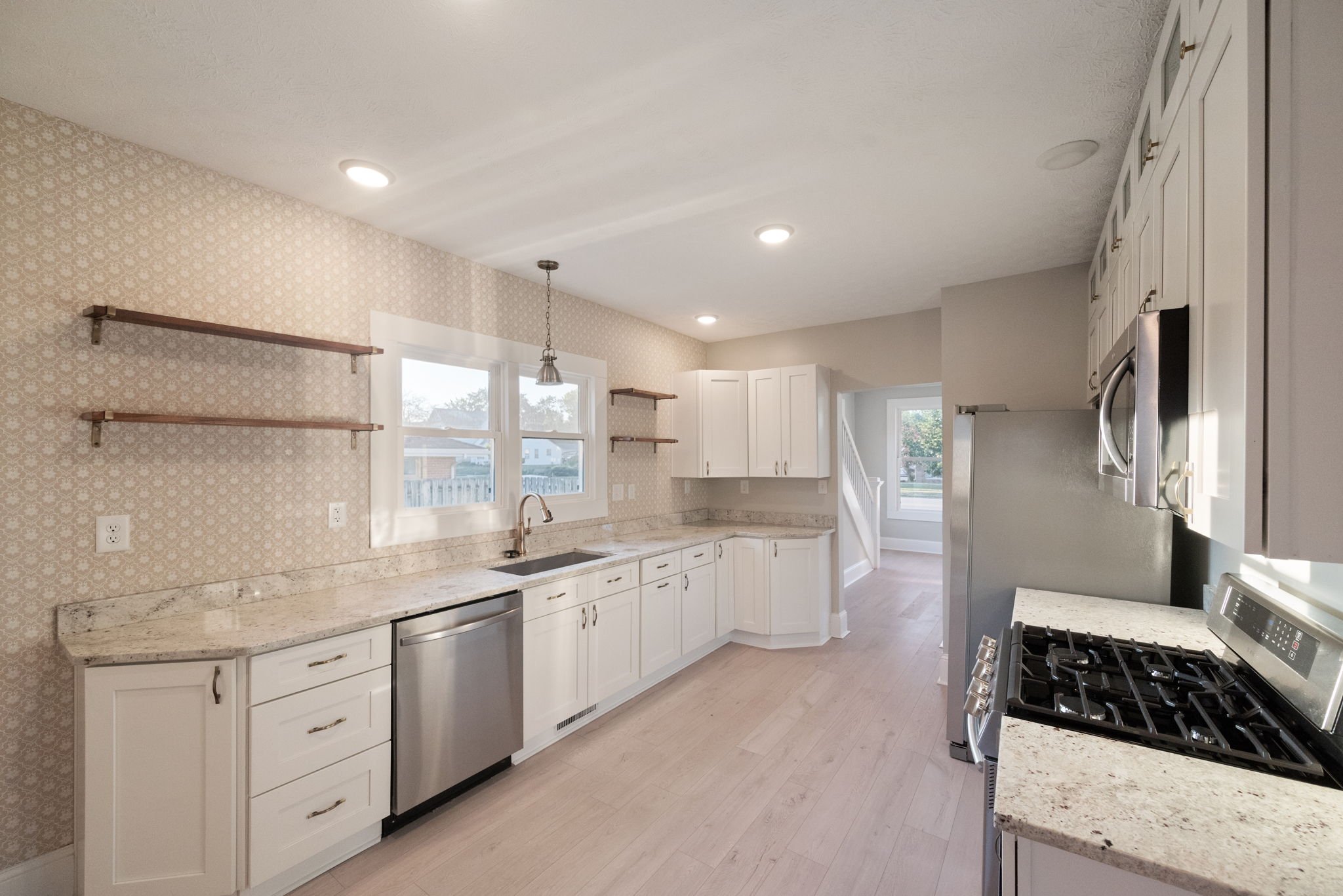 13-web-or-mls-2049-kossuth-st.jpg