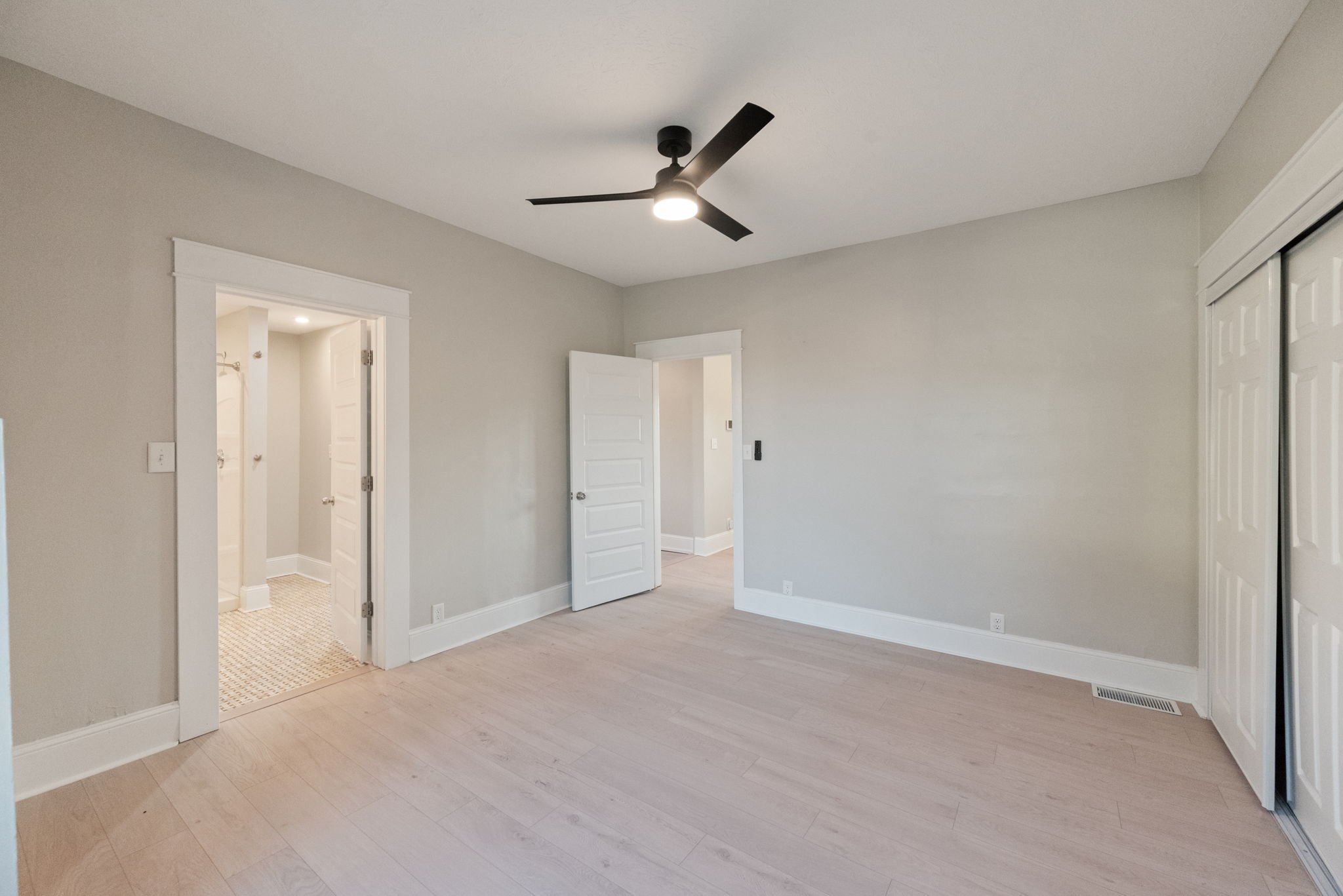 15-web-or-mls-2049-kossuth-st.jpg