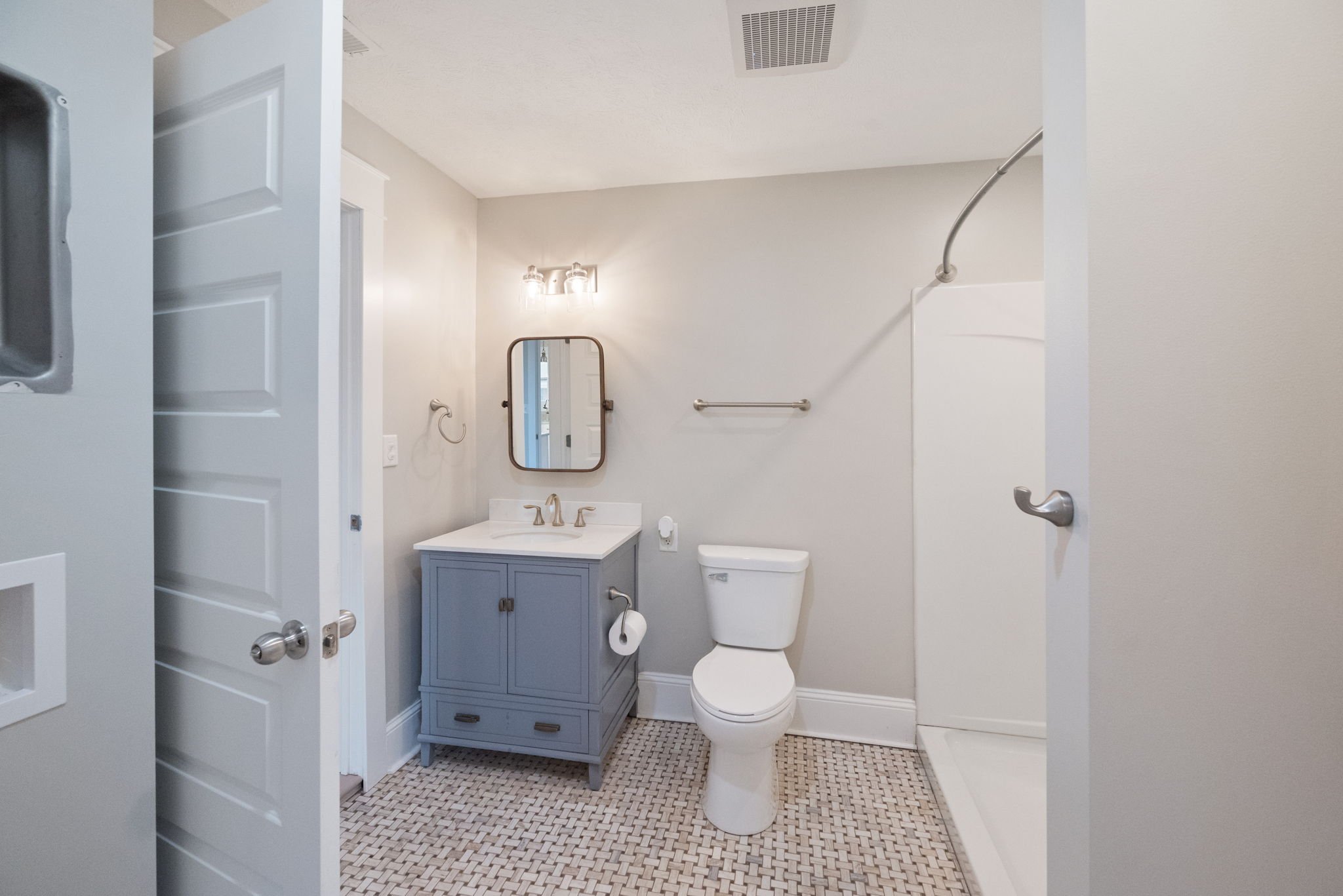25-web-or-mls-2049-kossuth-st.jpg