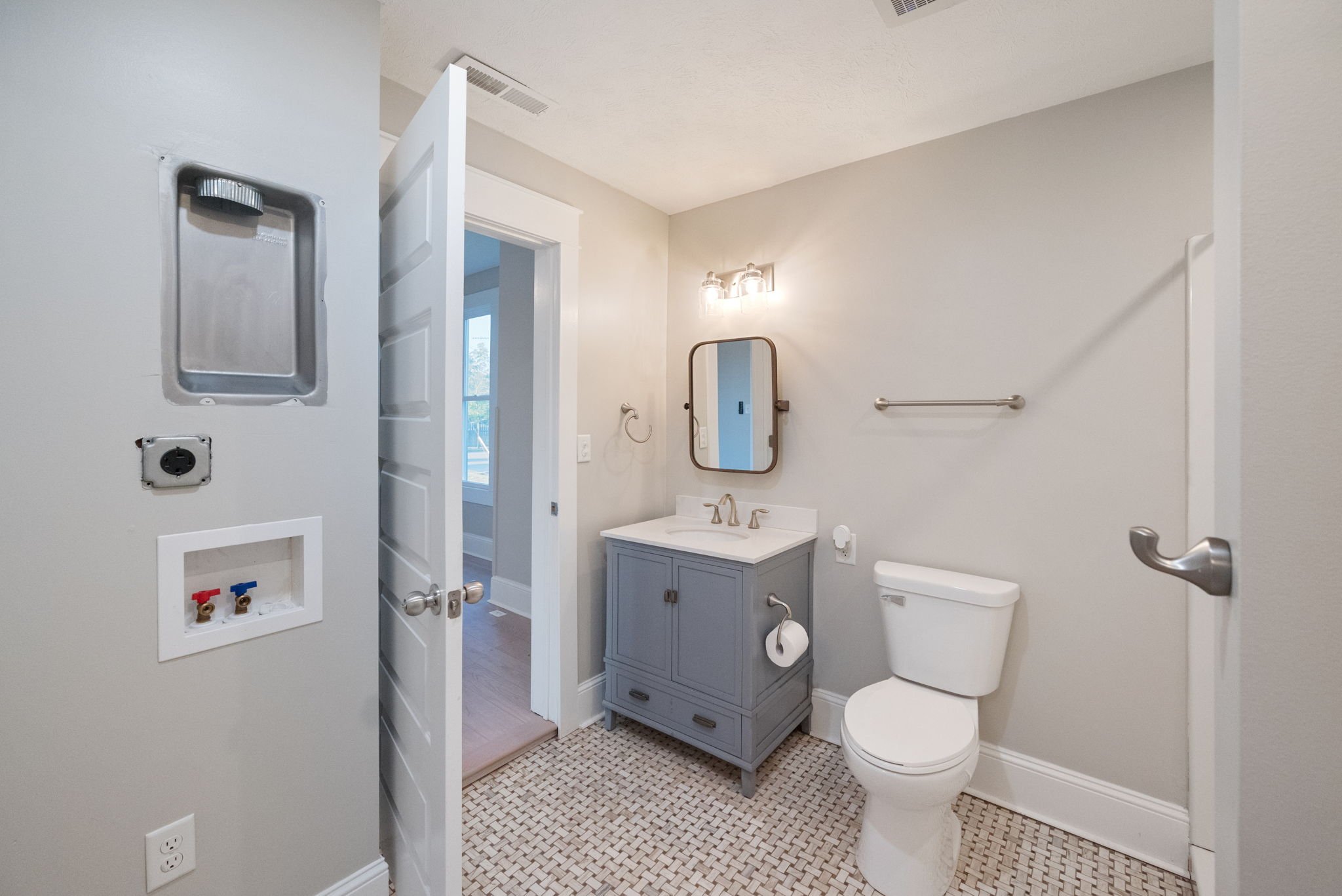 26-web-or-mls-2049-kossuth-st.jpg