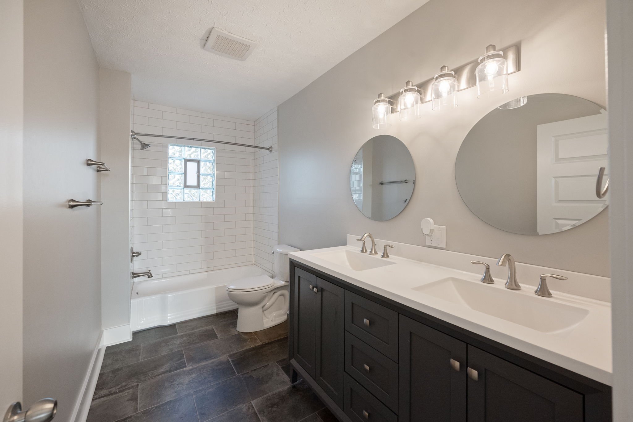 27-web-or-mls-2049-kossuth-st.jpg