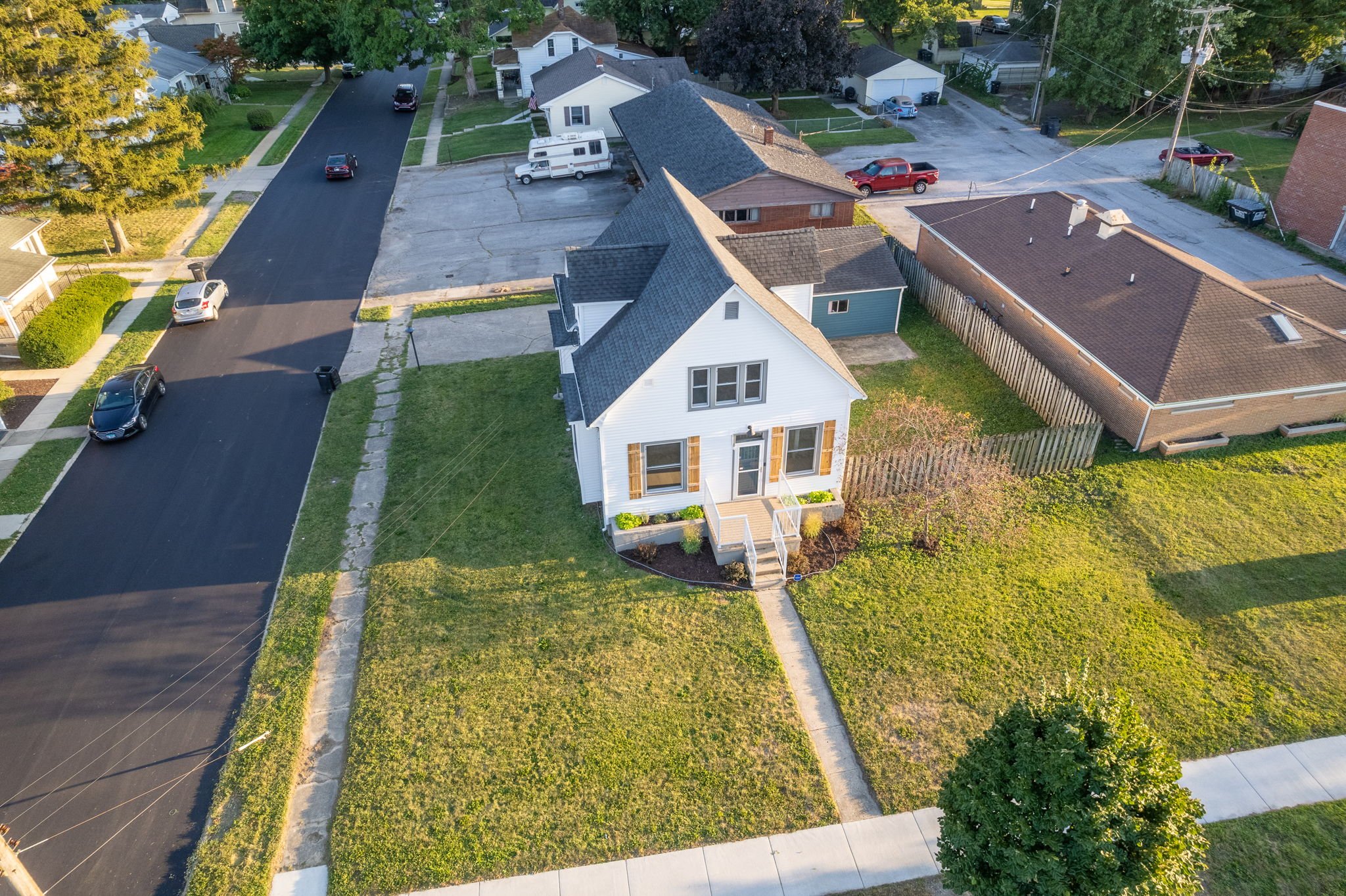 33-web-or-mls-2049-kossuth-st.jpg