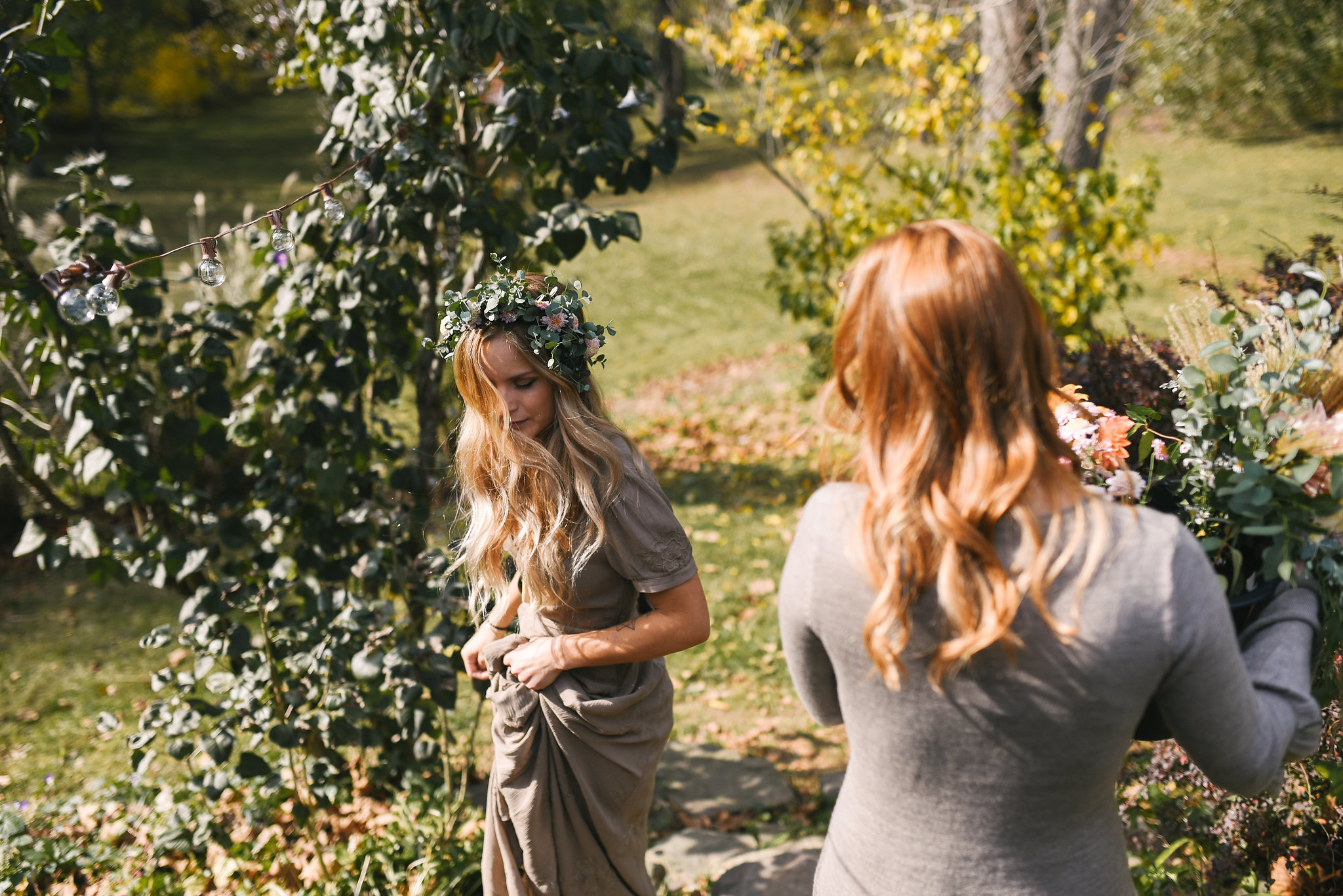 Kissing couple in backyard wedding