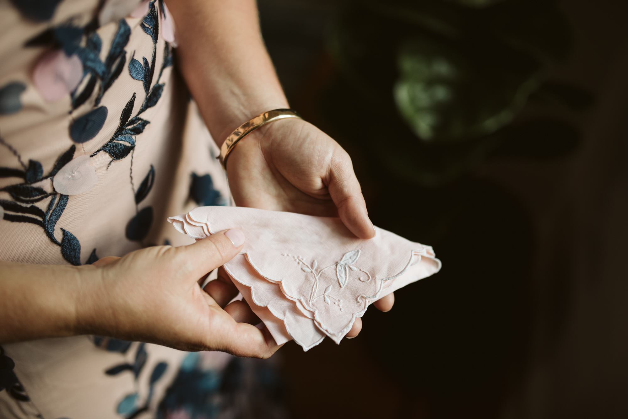 Pop-up Ceremony, Outdoor Wedding, Casual, Simple, Lake Roland, Baltimore, Maryland Wedding Photographer, Laid Back, Embroidered Pocket Square