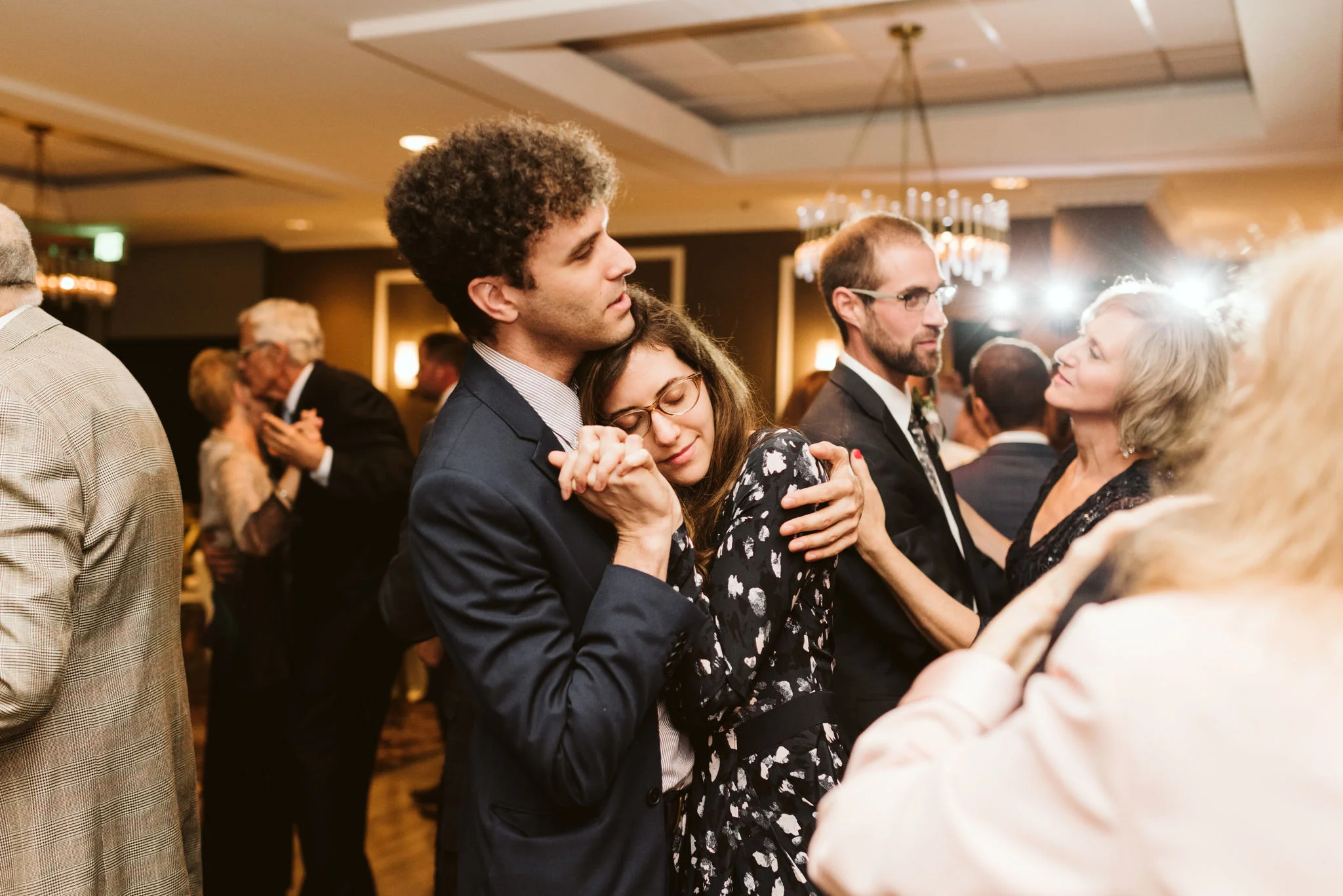 Phoenix Maryland, Baltimore Wedding Photographer, Eagle’s Nest Country Club, Classic, Romantic, Cute Young Couple Slow Dancing Together During Reception