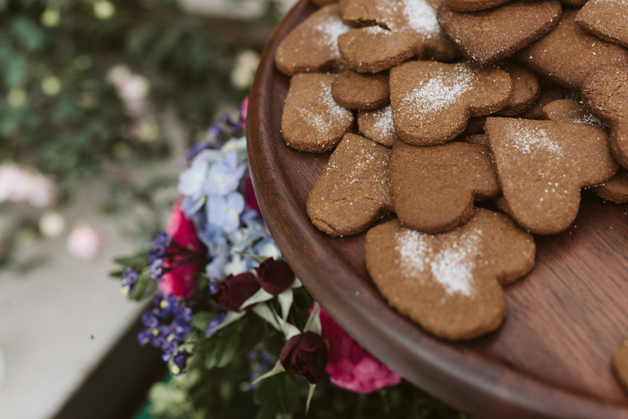 Annapolis, Quaker Wedding, Maryland Wedding Photographer, Intimate, Small Wedding, Vintage, DIY, Ginger Cookies, Heart Shaped Cookies, Handmade desserts