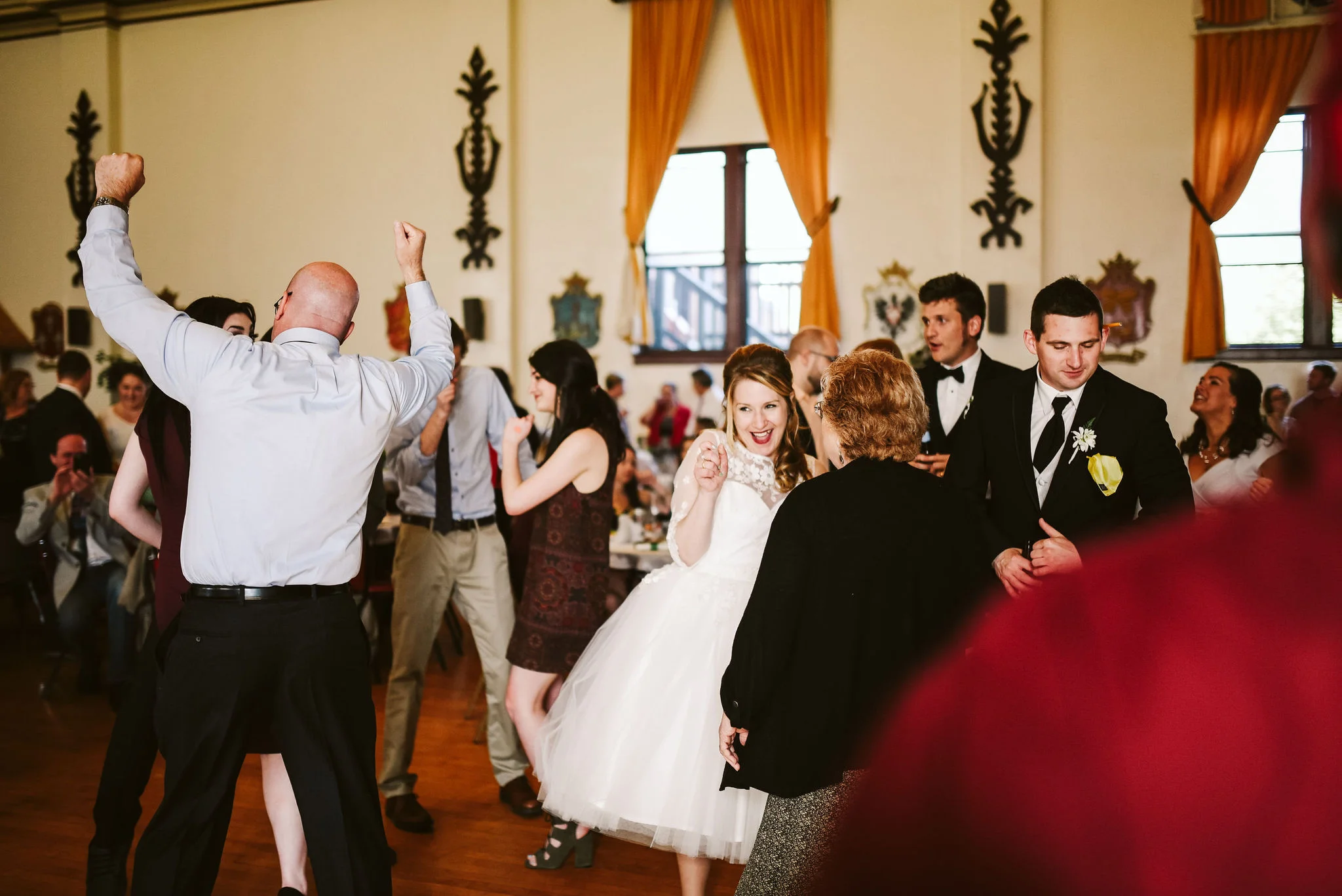 Baltimore, Lithuanian Dance Hall, Maryland Wedding Photographer, Vintage, Classic, 50s Style, Bride and Groom on the Dance Floor with Friends, Candid Photo