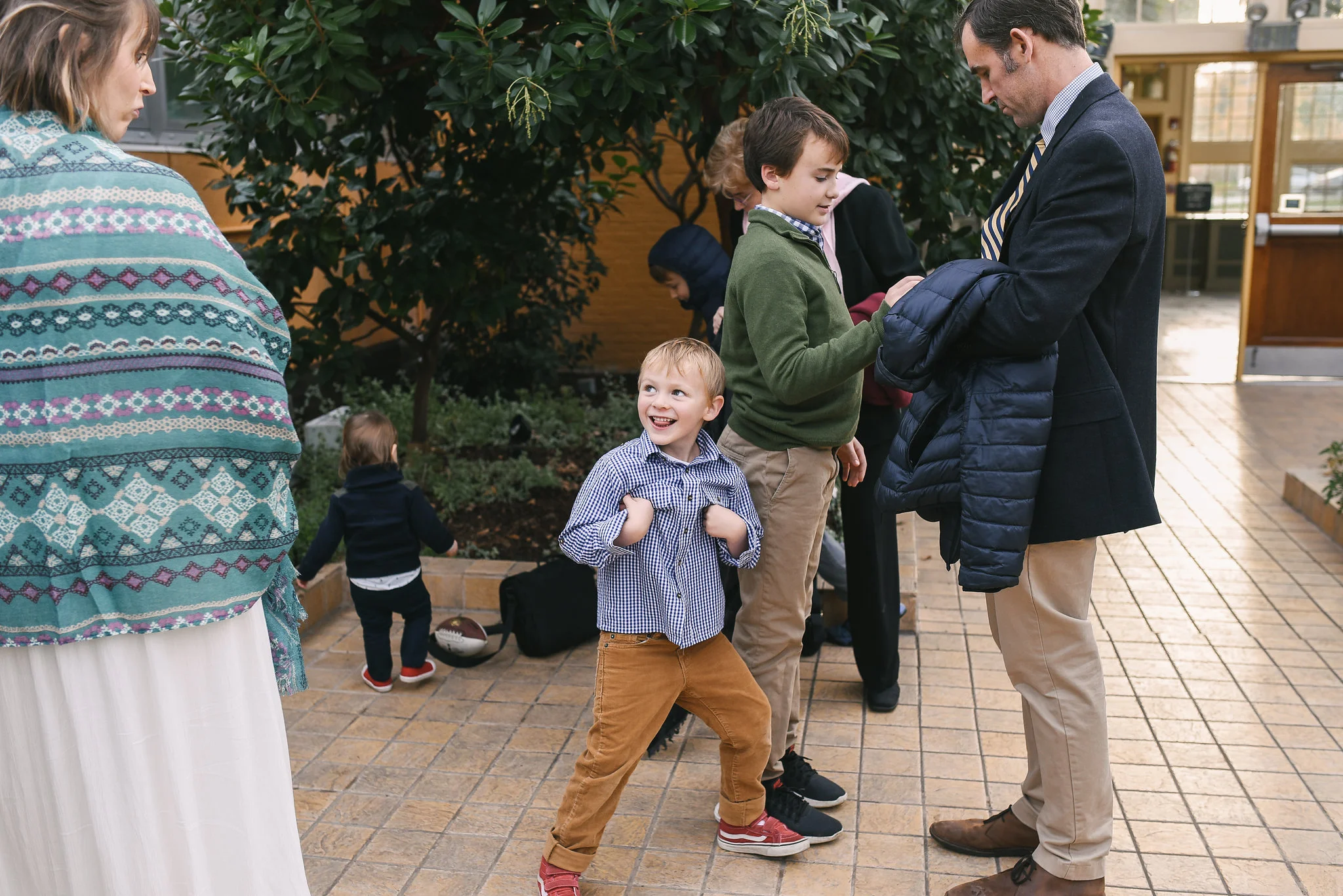 Rawlings Conservatory, Druid Hill Park, Intimate Wedding, Nature, Baltimore Wedding Photographer, Romantic, Classic, Children at Wedding, Wedding Guests Arriving at Venue